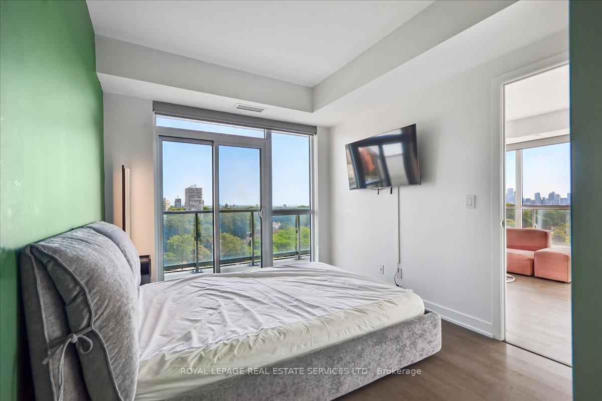 Photo 8 of Unit 905, 501 St Clair Avenue W, Toronto, Casa Loma — HOMEH