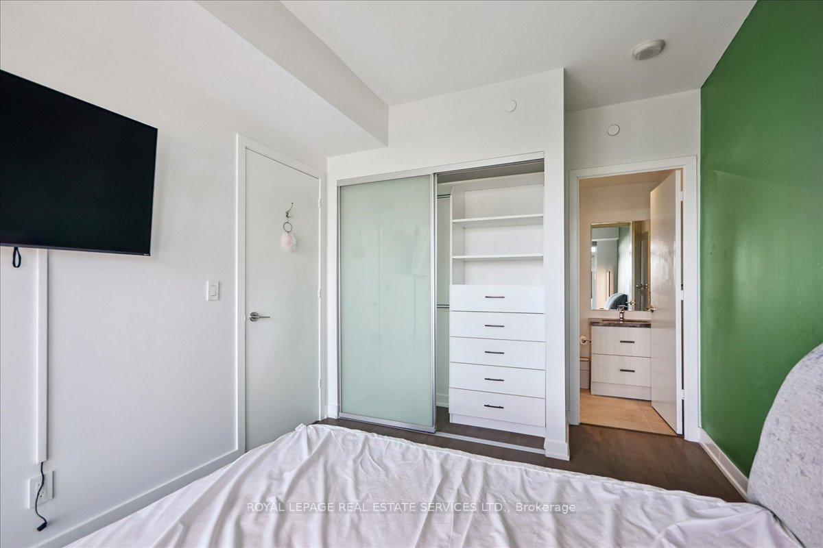 Photo 9 of Unit 905, 501 St Clair Avenue W, Toronto, Casa Loma — HOMEH