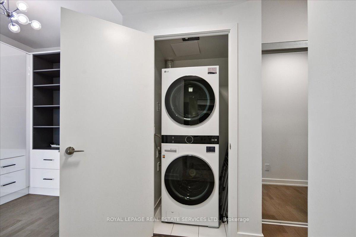 Photo 14 of Unit 905, 501 St Clair Avenue W, Toronto, Casa Loma — HOMEH