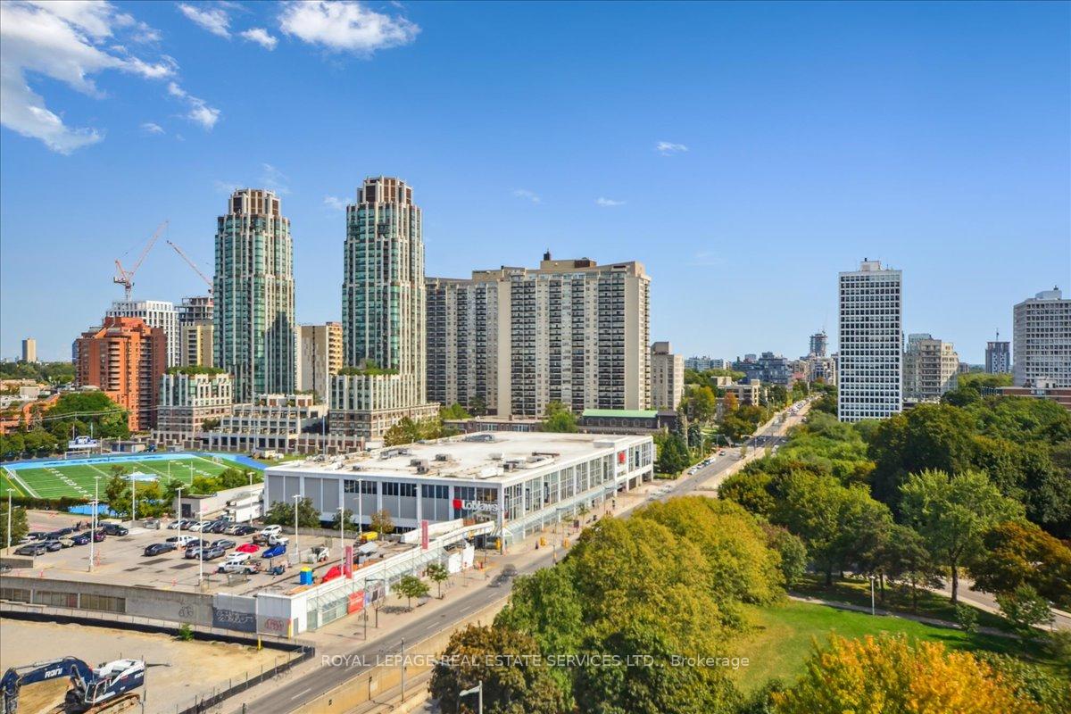 Photo 17 of Unit 905, 501 St Clair Avenue W, Toronto, Casa Loma — HOMEH