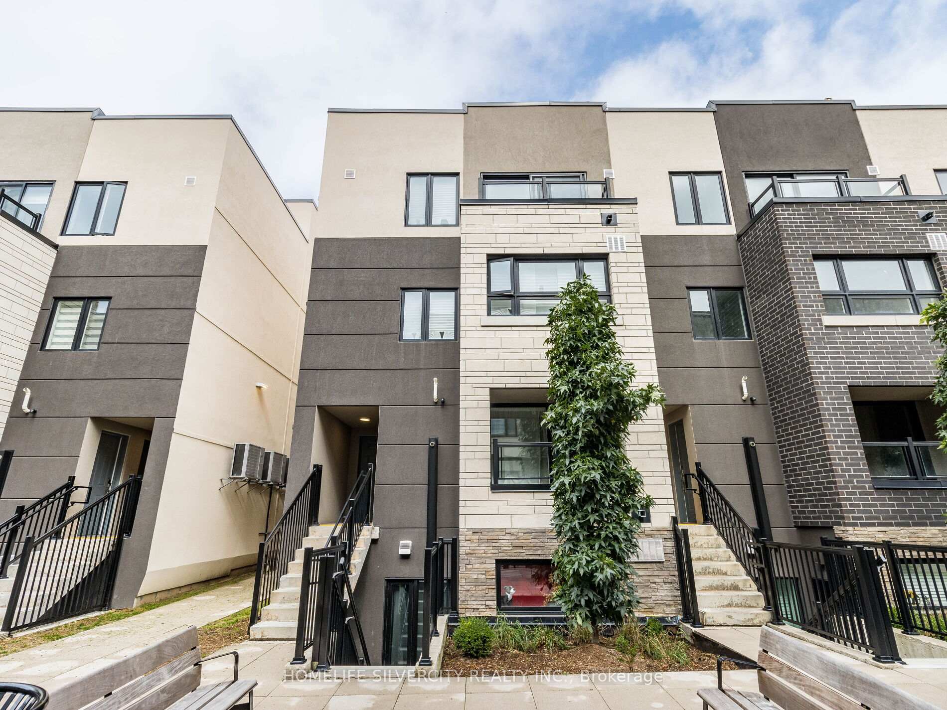 Front of Unit 403, 1141 Cooke Boulevard