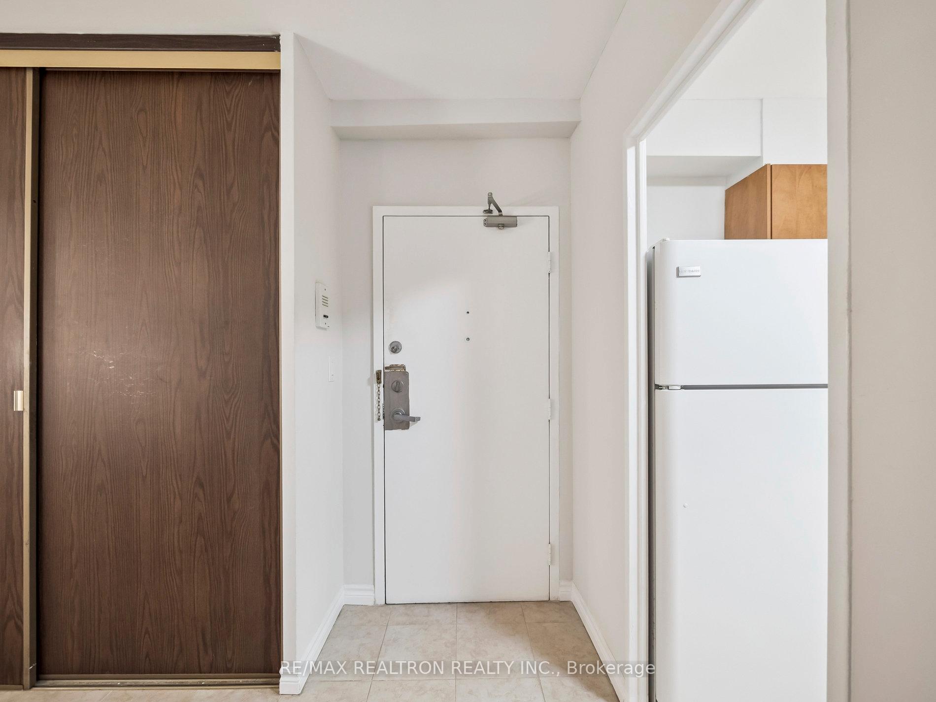Photo 3 of Unit 502, 5 Massey Square, Toronto, Crescent Town — HOMEH