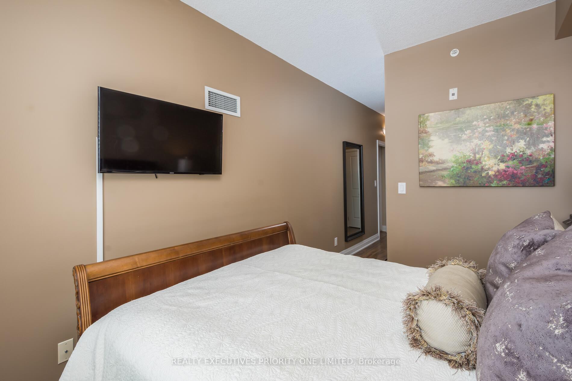 Photo 22 of Unit 514, 24 Woodstream Boulevard, Vaughan, Vaughan Grove — HOMEH