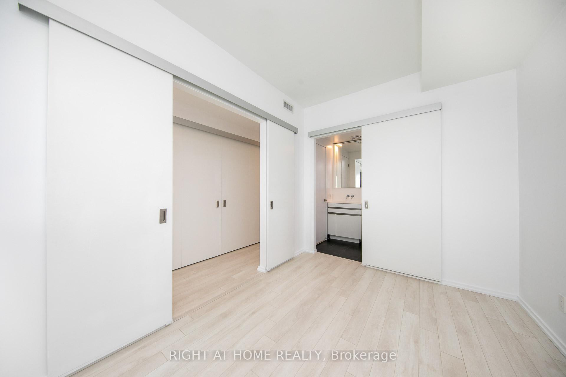 Photo 3 of Unit 5310, 197 Yonge Street, Toronto, Church-Yonge Corridor — HOMEH