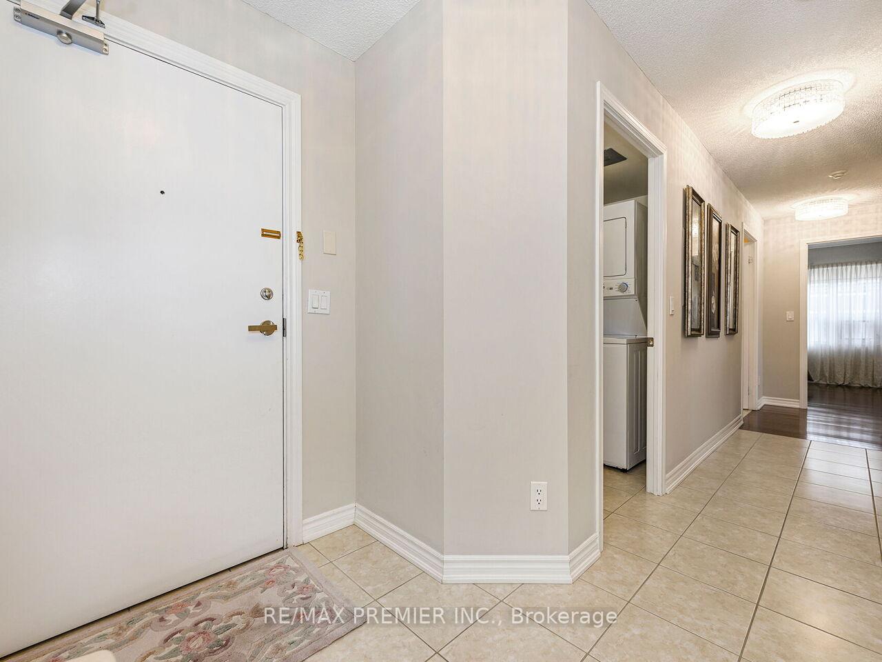 Photo 9 of Unit 218, 8026 Kipling Avenue, Vaughan, West Woodbridge — HOMEH