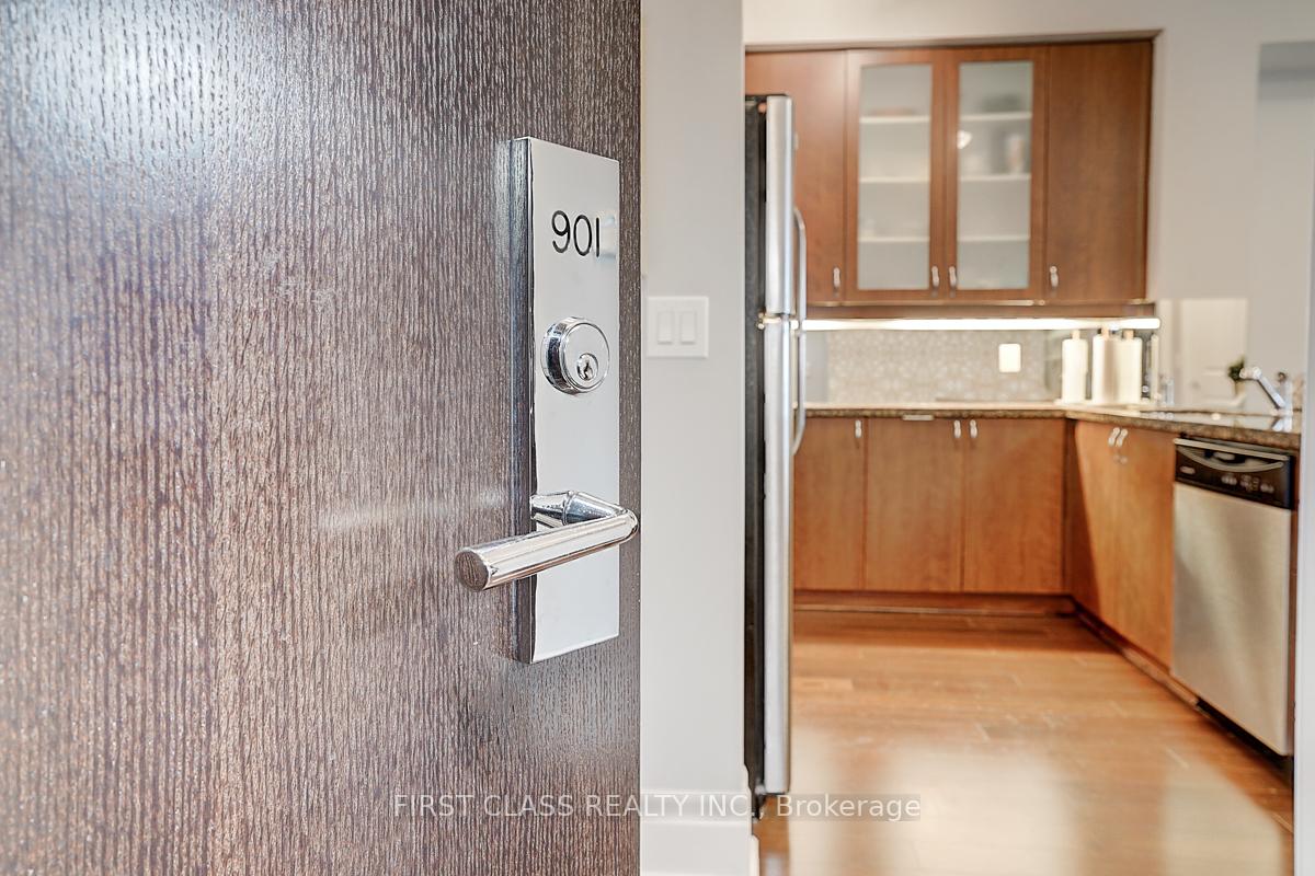 Photo 2 of Unit 901, 131 Upper Duke Crescent, Markham, Unionville — HOMEH