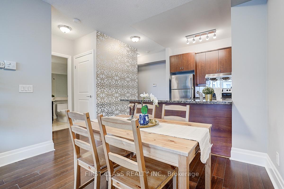 Photo 7 of Unit 901, 131 Upper Duke Crescent, Markham, Unionville — HOMEH