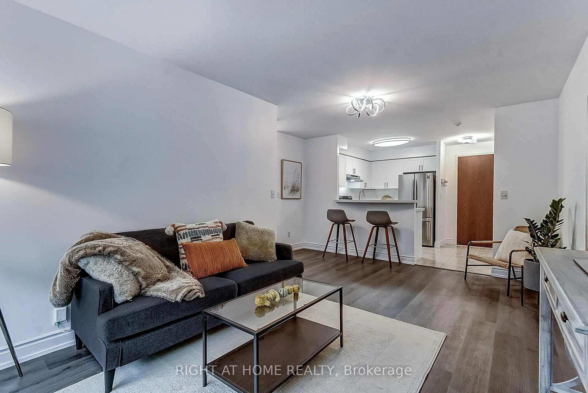 Photo 4 of Unit 508, 2565 Erin Centre Boulevard, Mississauga, Central Erin Mills — HOMEH