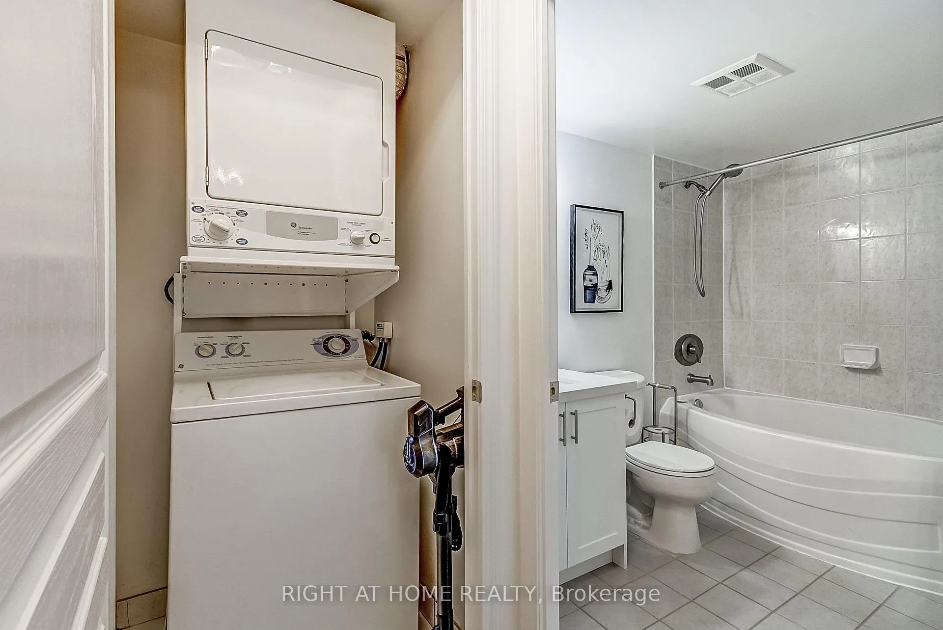 Photo 17 of Unit 508, 2565 Erin Centre Boulevard, Mississauga, Central Erin Mills — HOMEH