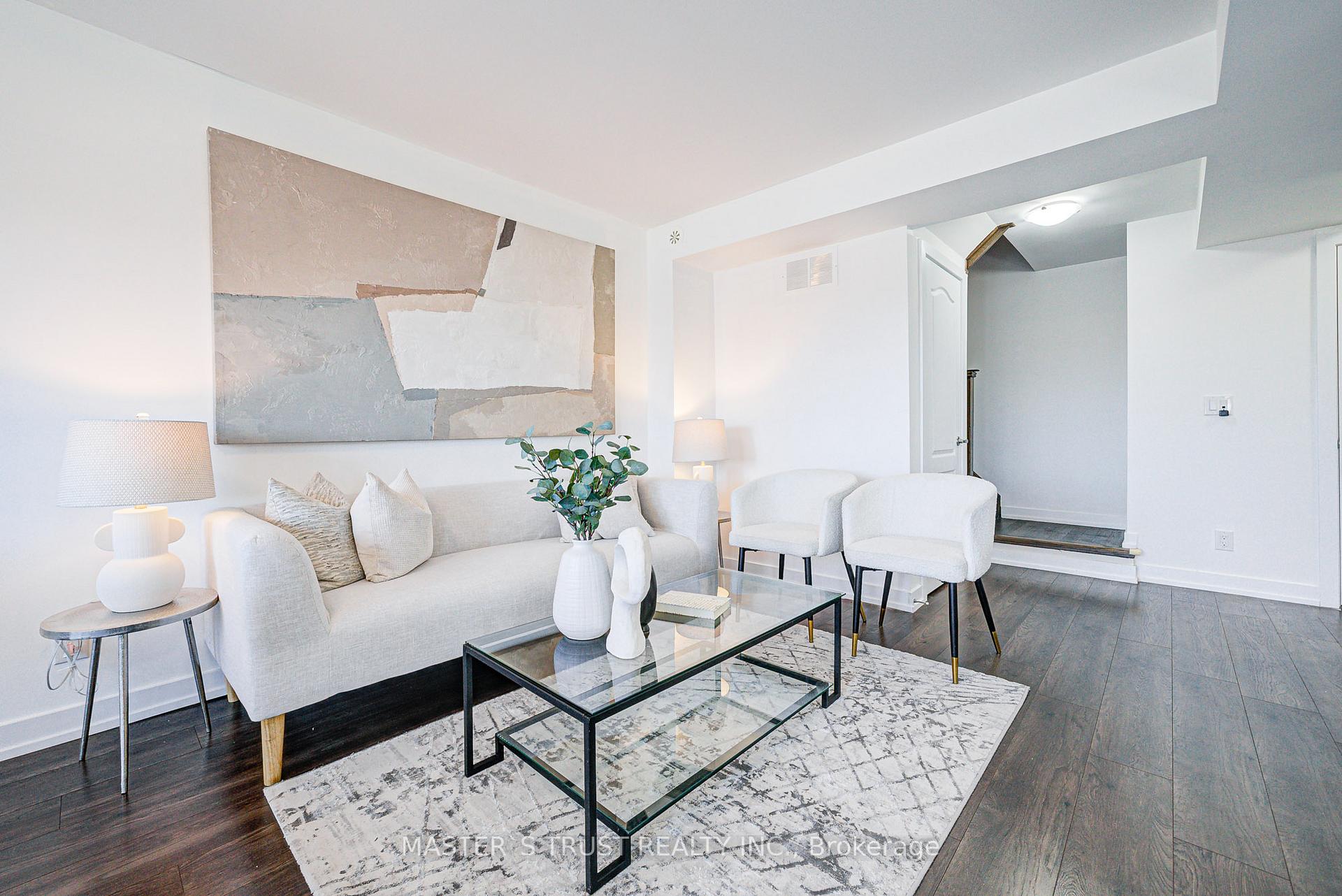 Photo 4 of Unit 215, 10 Dunsheath Way, Markham, Cornell — HOMEH