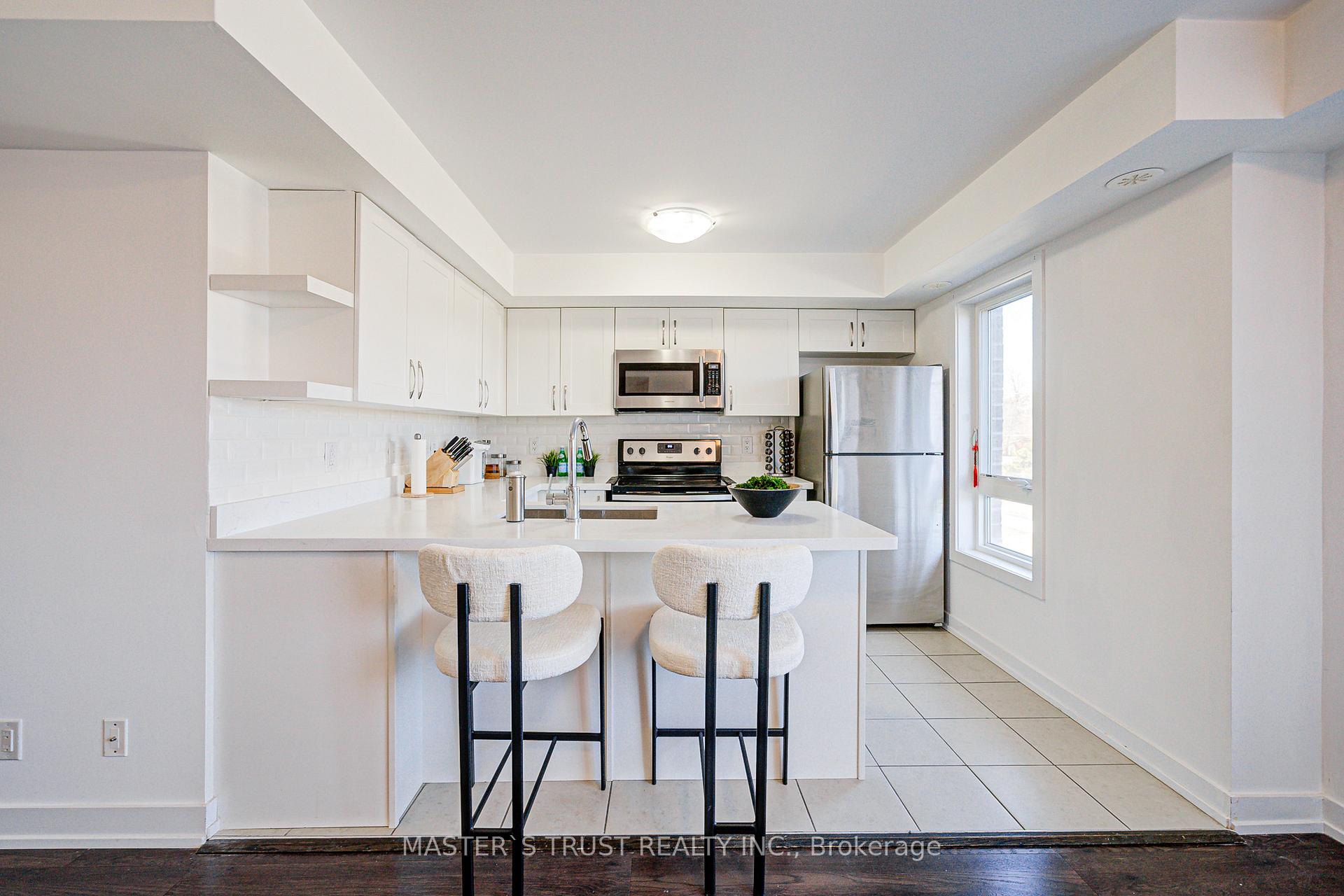 Photo 8 of Unit 215, 10 Dunsheath Way, Markham, Cornell — HOMEH