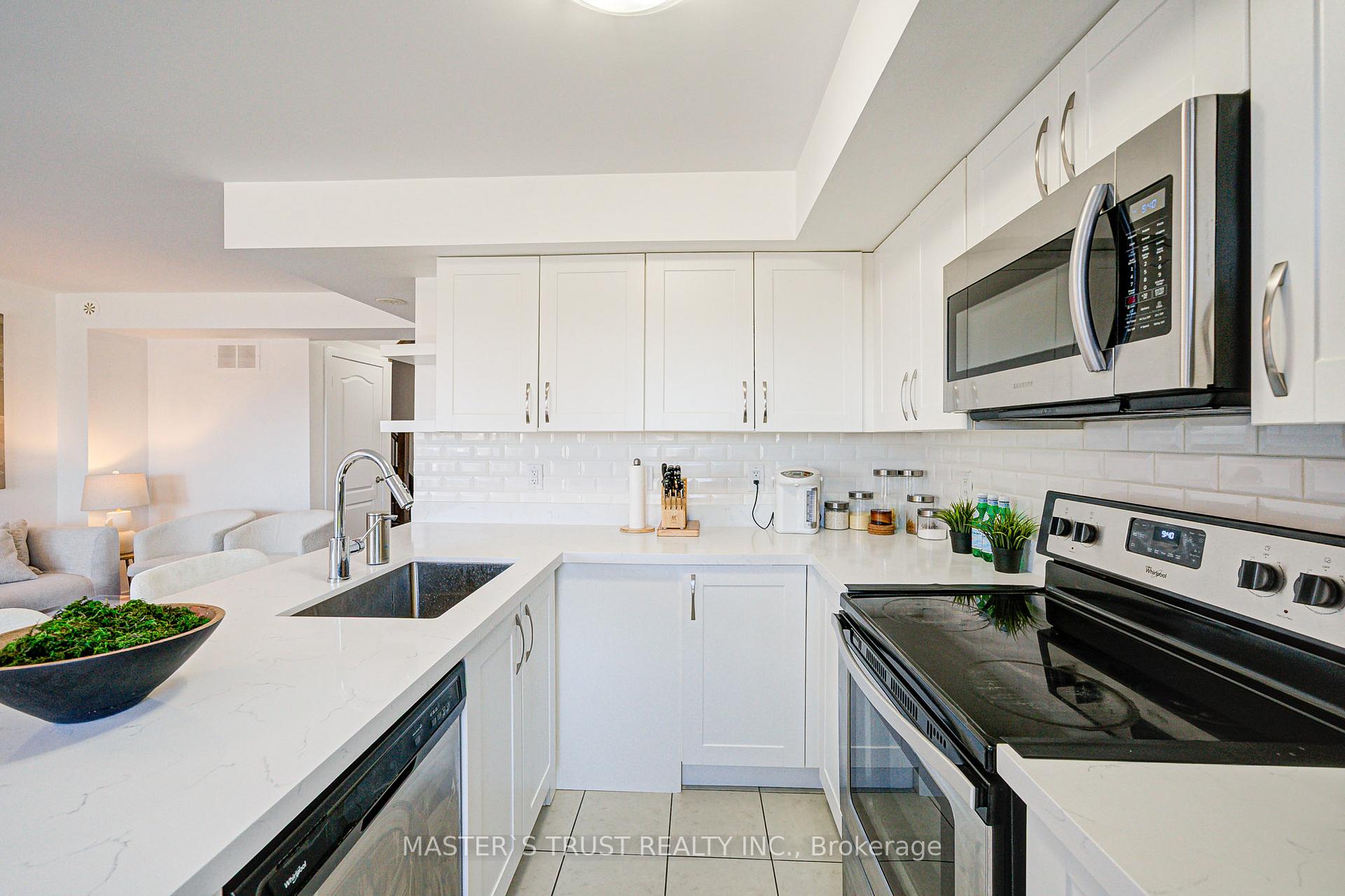 Photo 9 of Unit 215, 10 Dunsheath Way, Markham, Cornell — HOMEH