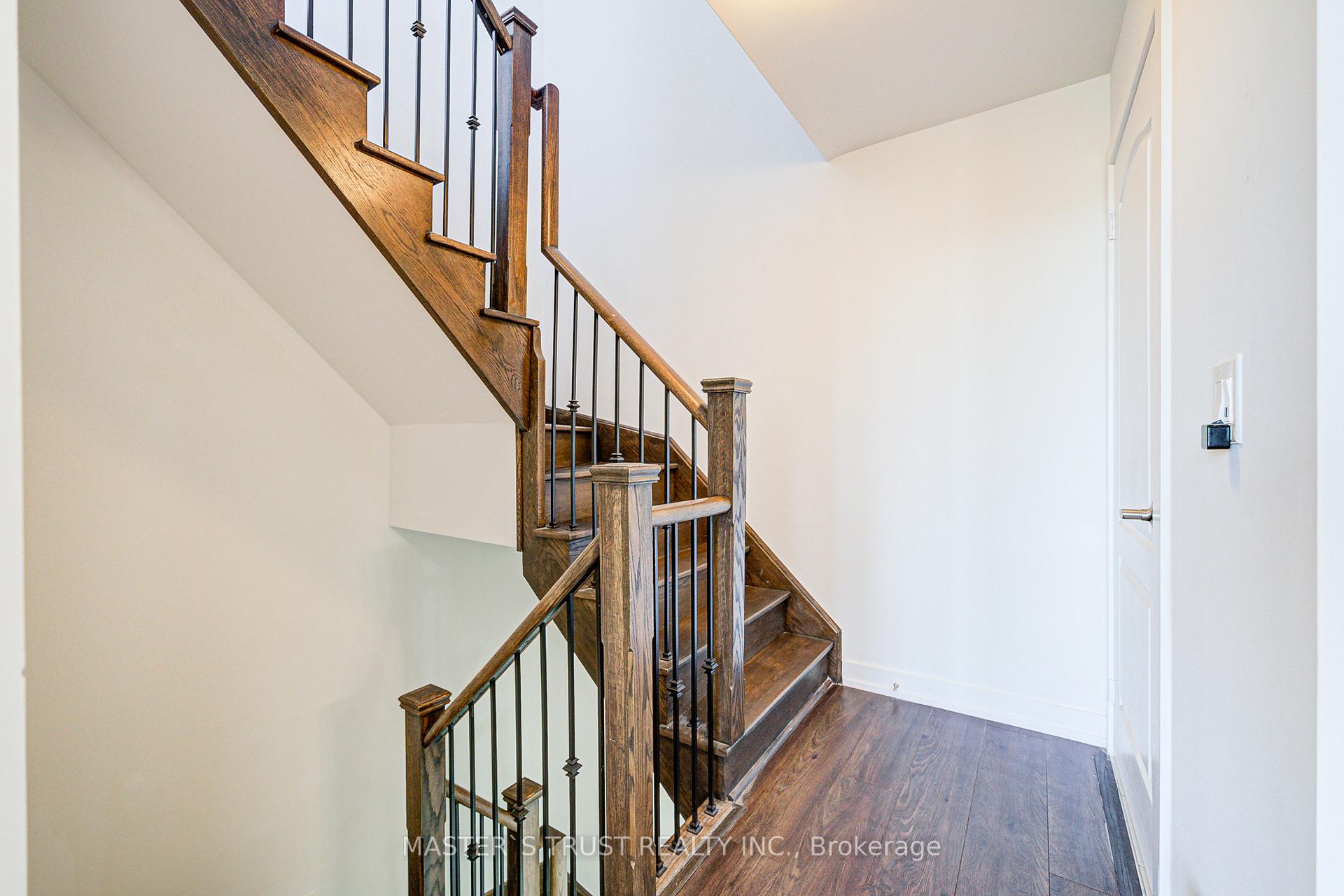 Photo 11 of Unit 215, 10 Dunsheath Way, Markham, Cornell — HOMEH
