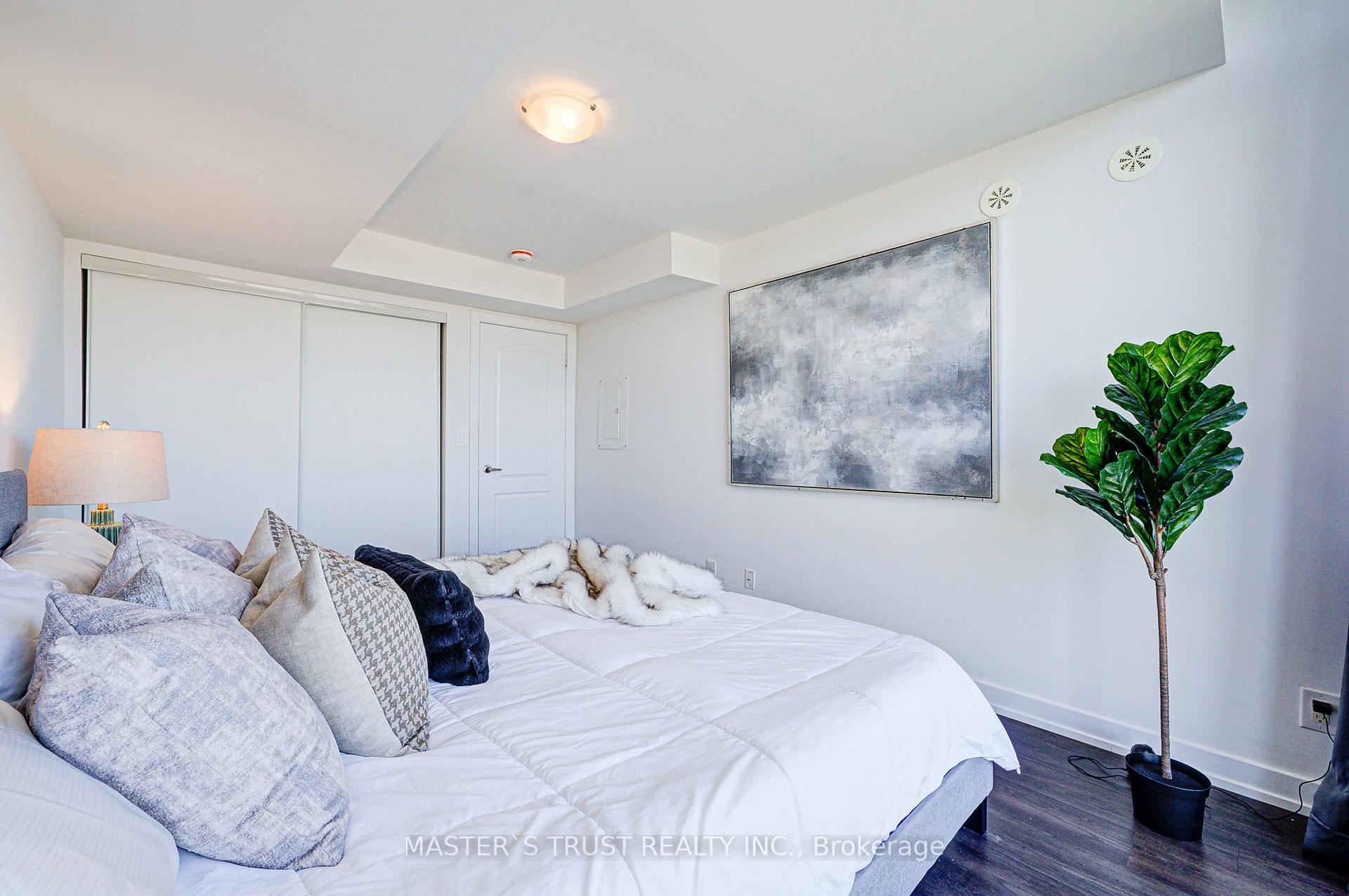 Photo 17 of Unit 215, 10 Dunsheath Way, Markham, Cornell — HOMEH