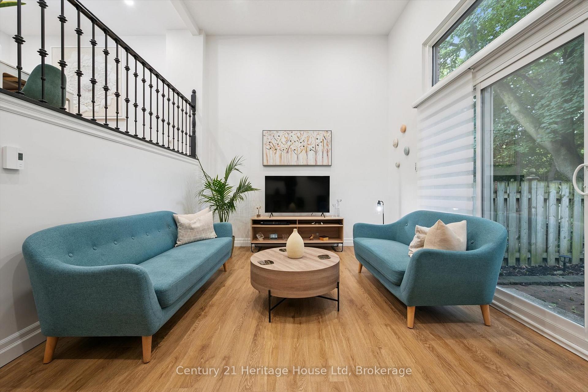 Photo 10 of Unit 10, 2 Worton Avenue, Guelph, Willow West/Sugarbush/West Acres — HOMEH