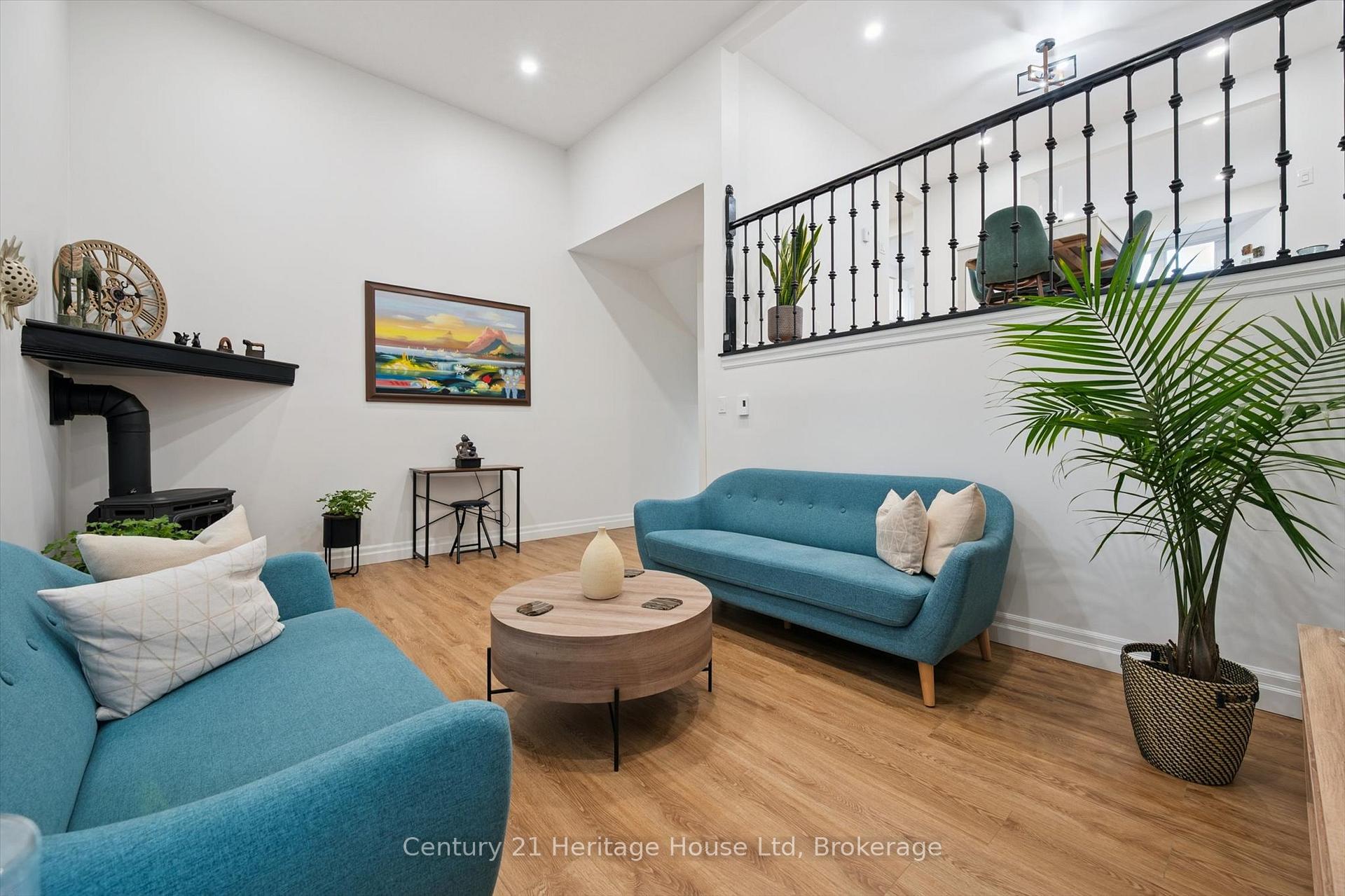 Photo 11 of Unit 10, 2 Worton Avenue, Guelph, Willow West/Sugarbush/West Acres — HOMEH