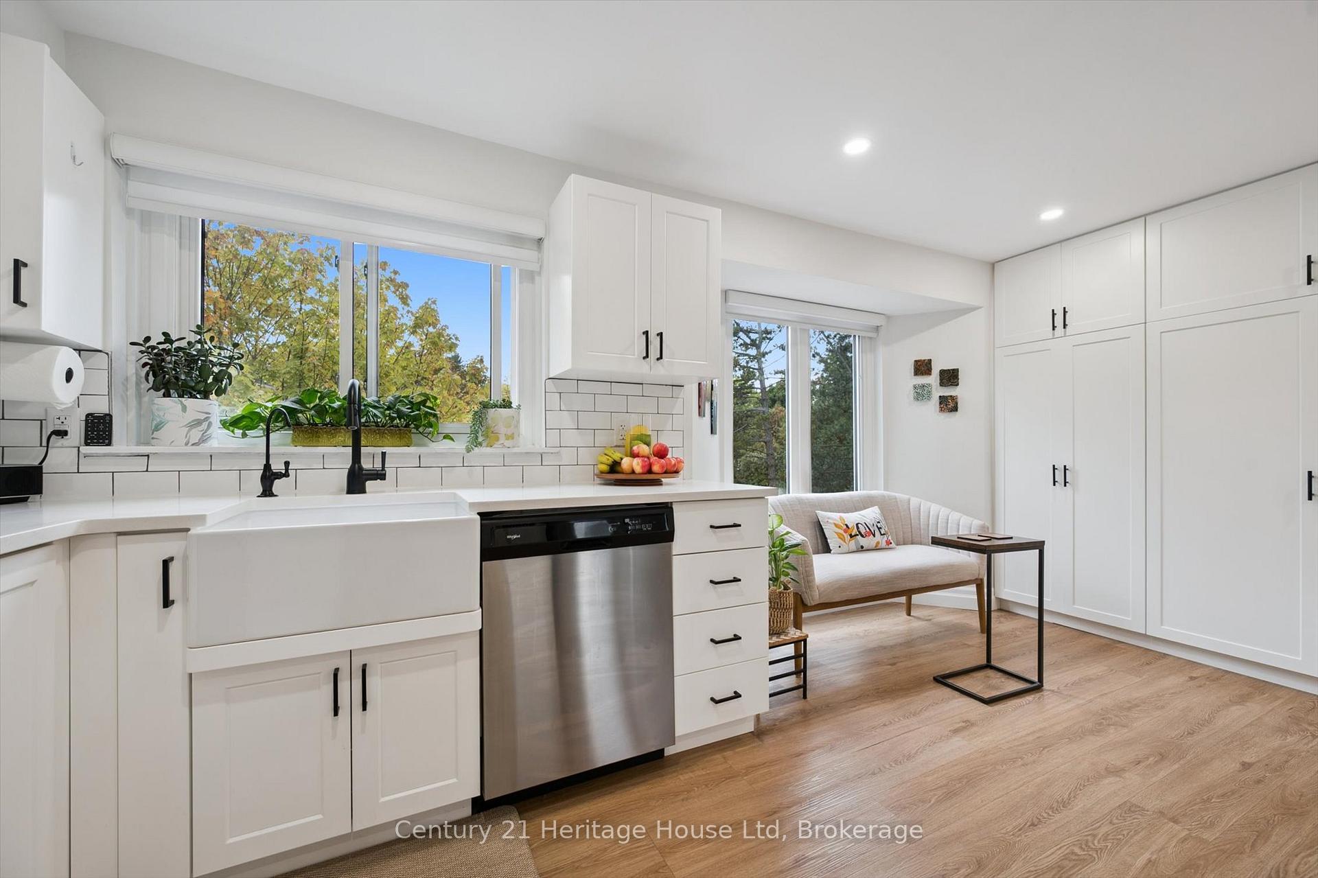 Photo 18 of Unit 10, 2 Worton Avenue, Guelph, Willow West/Sugarbush/West Acres — HOMEH