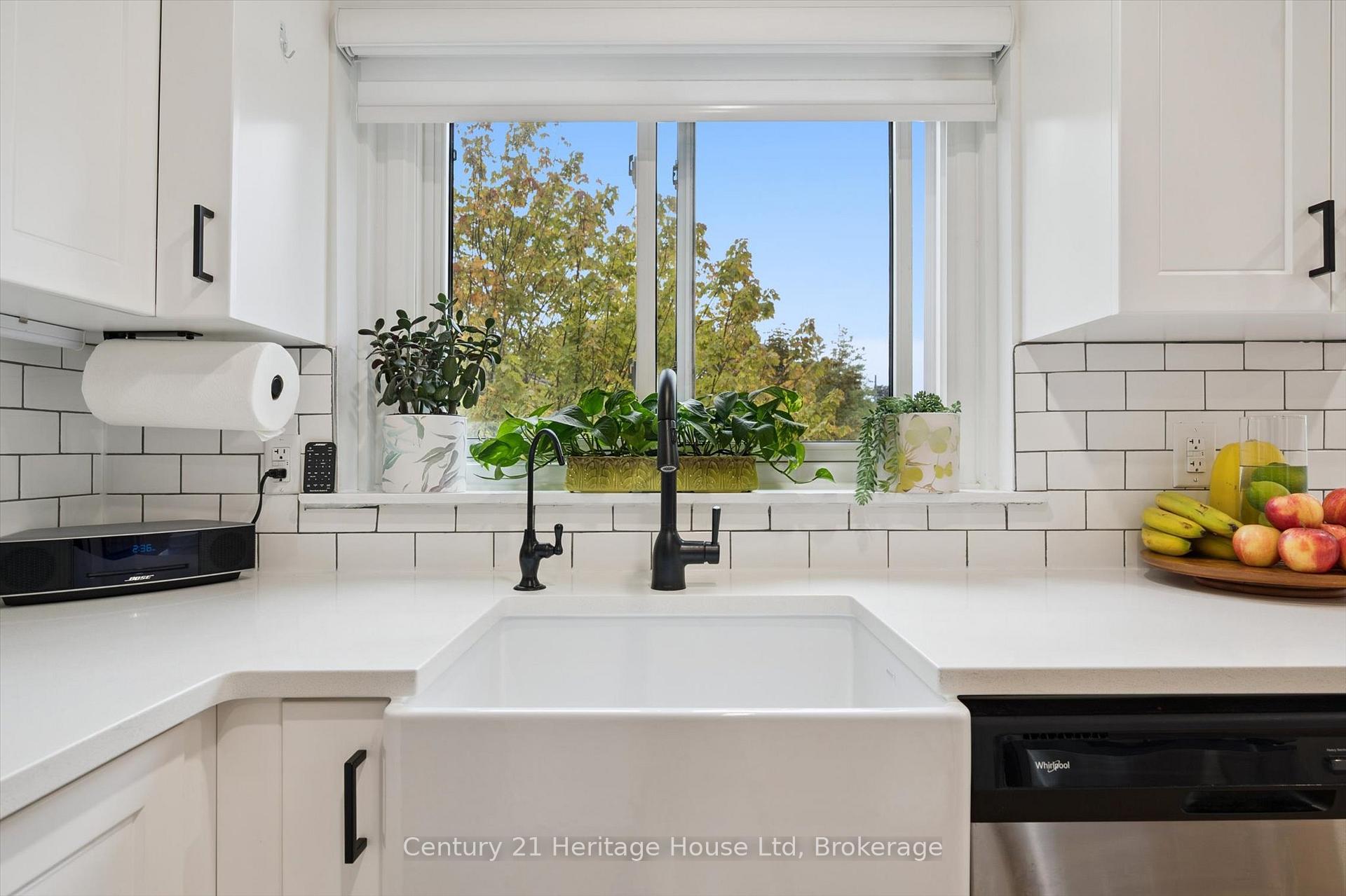 Photo 19 of Unit 10, 2 Worton Avenue, Guelph, Willow West/Sugarbush/West Acres — HOMEH