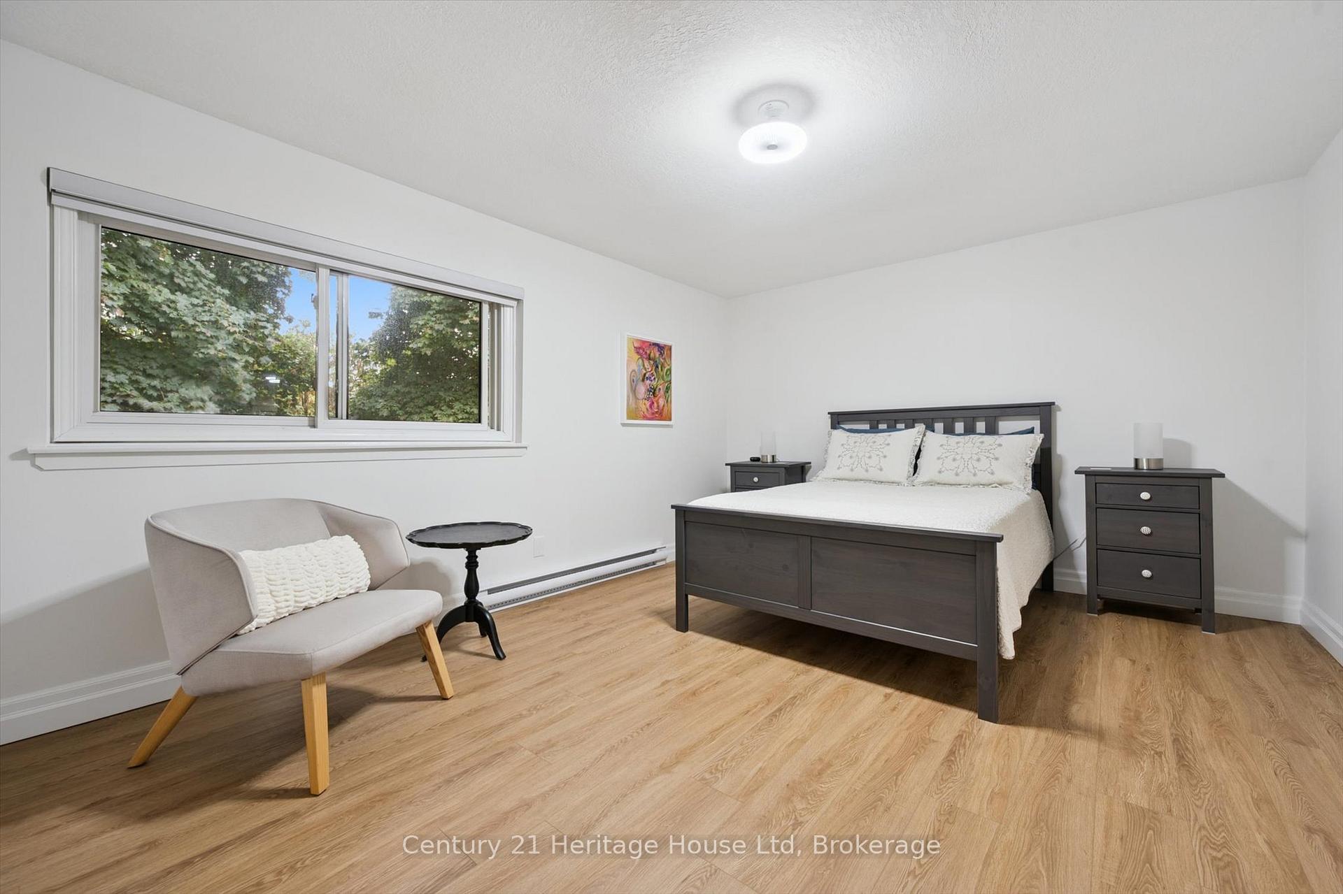 Photo 22 of Unit 10, 2 Worton Avenue, Guelph, Willow West/Sugarbush/West Acres — HOMEH