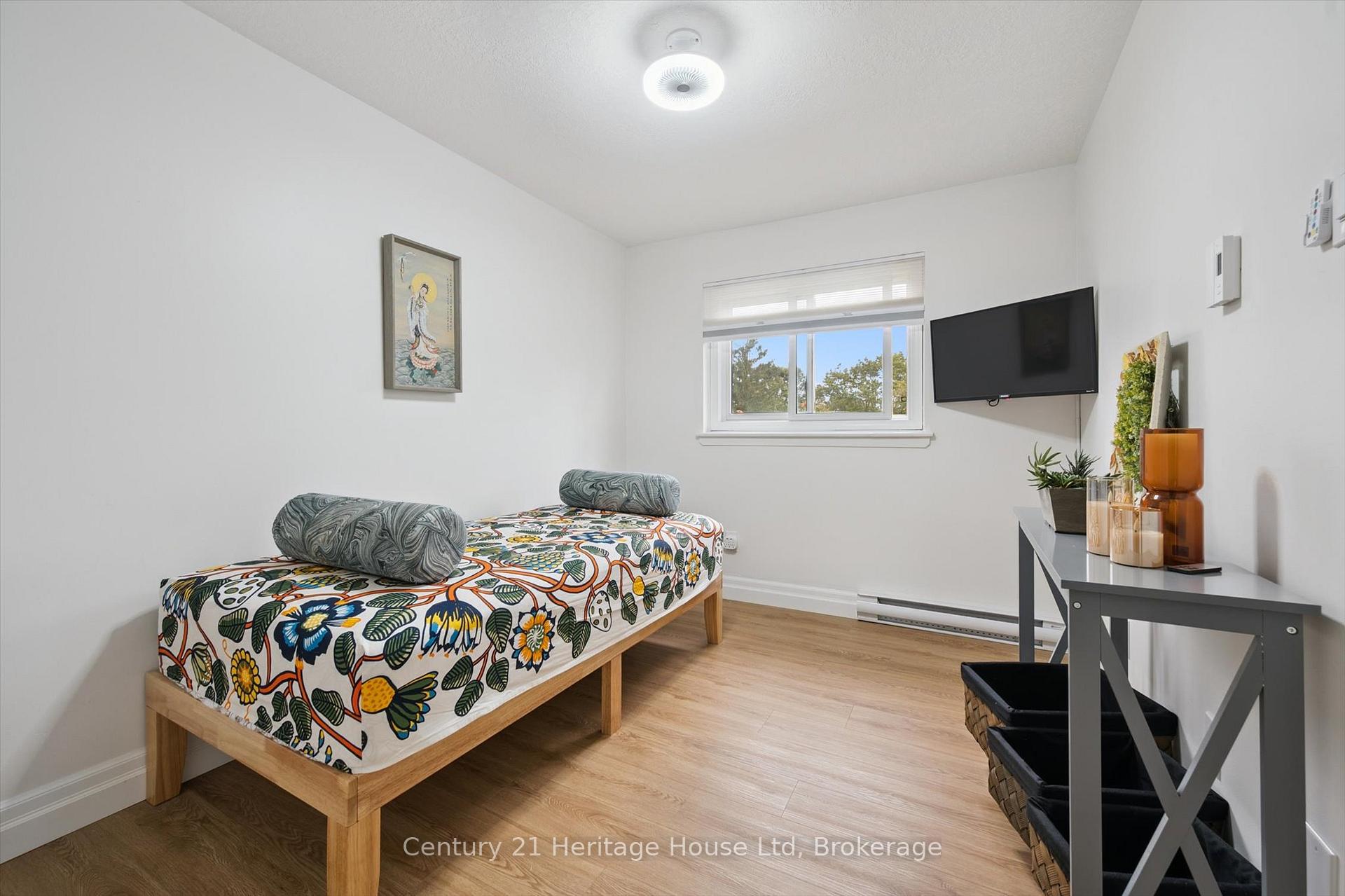 Photo 27 of Unit 10, 2 Worton Avenue, Guelph, Willow West/Sugarbush/West Acres — HOMEH