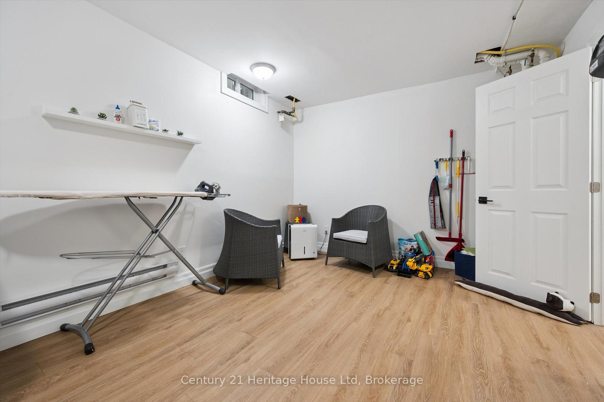 Photo 32 of Unit 10, 2 Worton Avenue, Guelph, Willow West/Sugarbush/West Acres — HOMEH