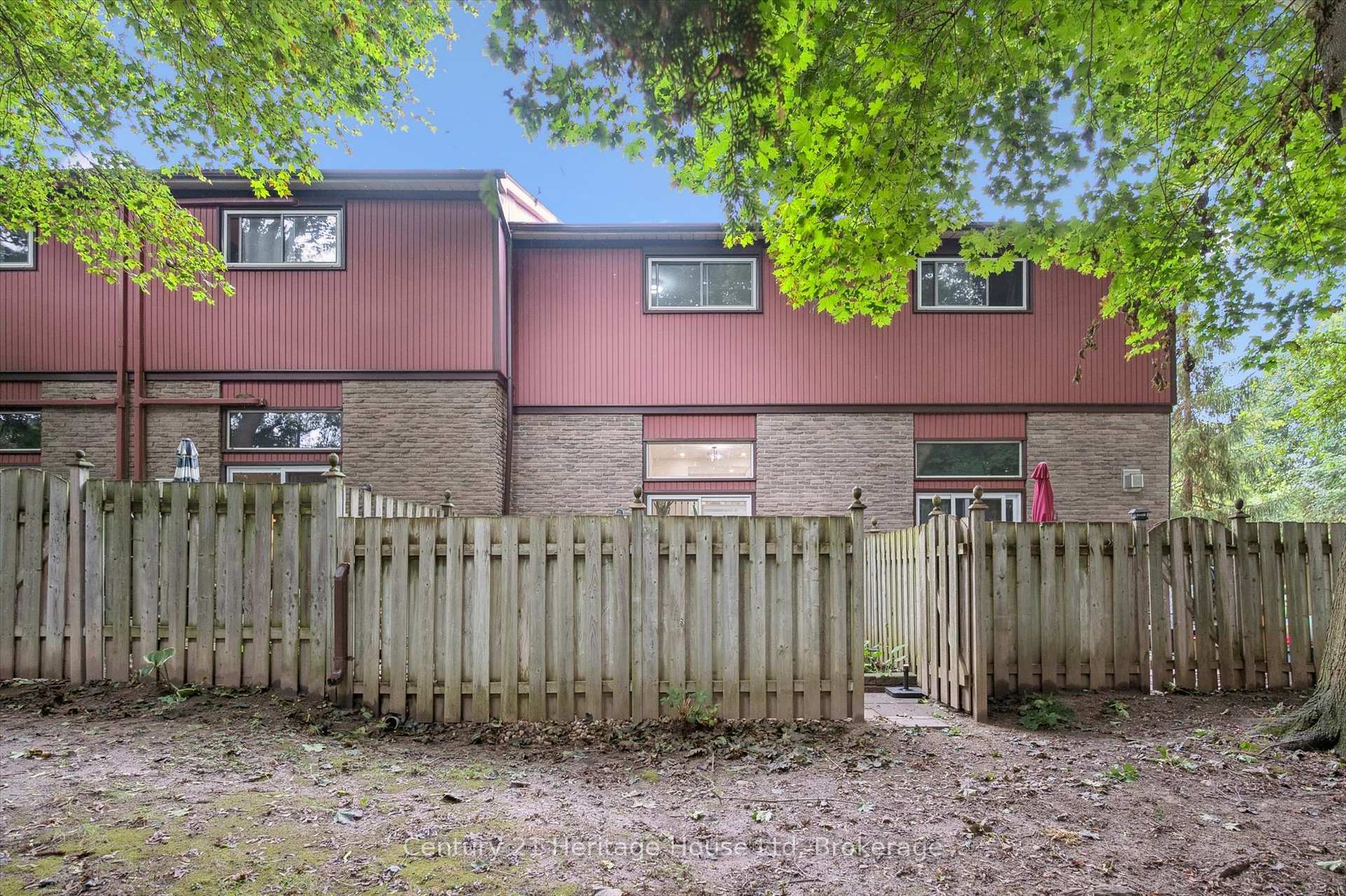 Photo 37 of Unit 10, 2 Worton Avenue, Guelph, Willow West/Sugarbush/West Acres — HOMEH