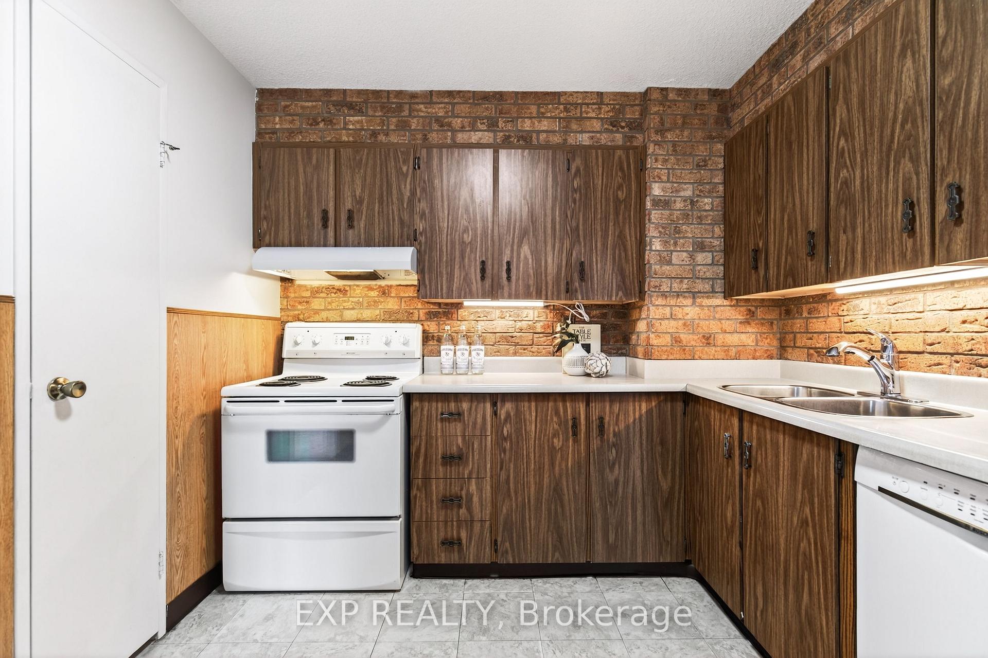 Photo 21 of Unit 501, 500 Green Road, Hamilton, Lakeshore — HOMEH