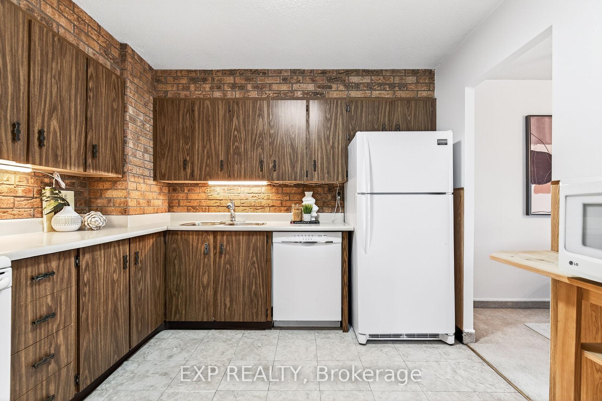 Photo 23 of Unit 501, 500 Green Road, Hamilton, Lakeshore — HOMEH