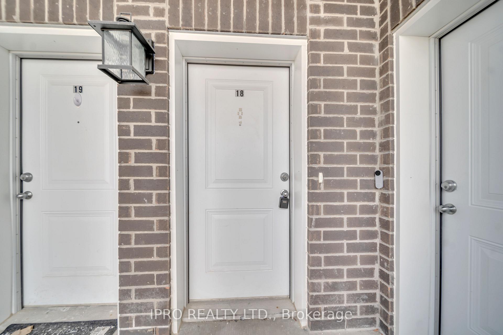 Photo 3 of Unit 18, 600 Victoria Street S, Kitchener — HOMEH