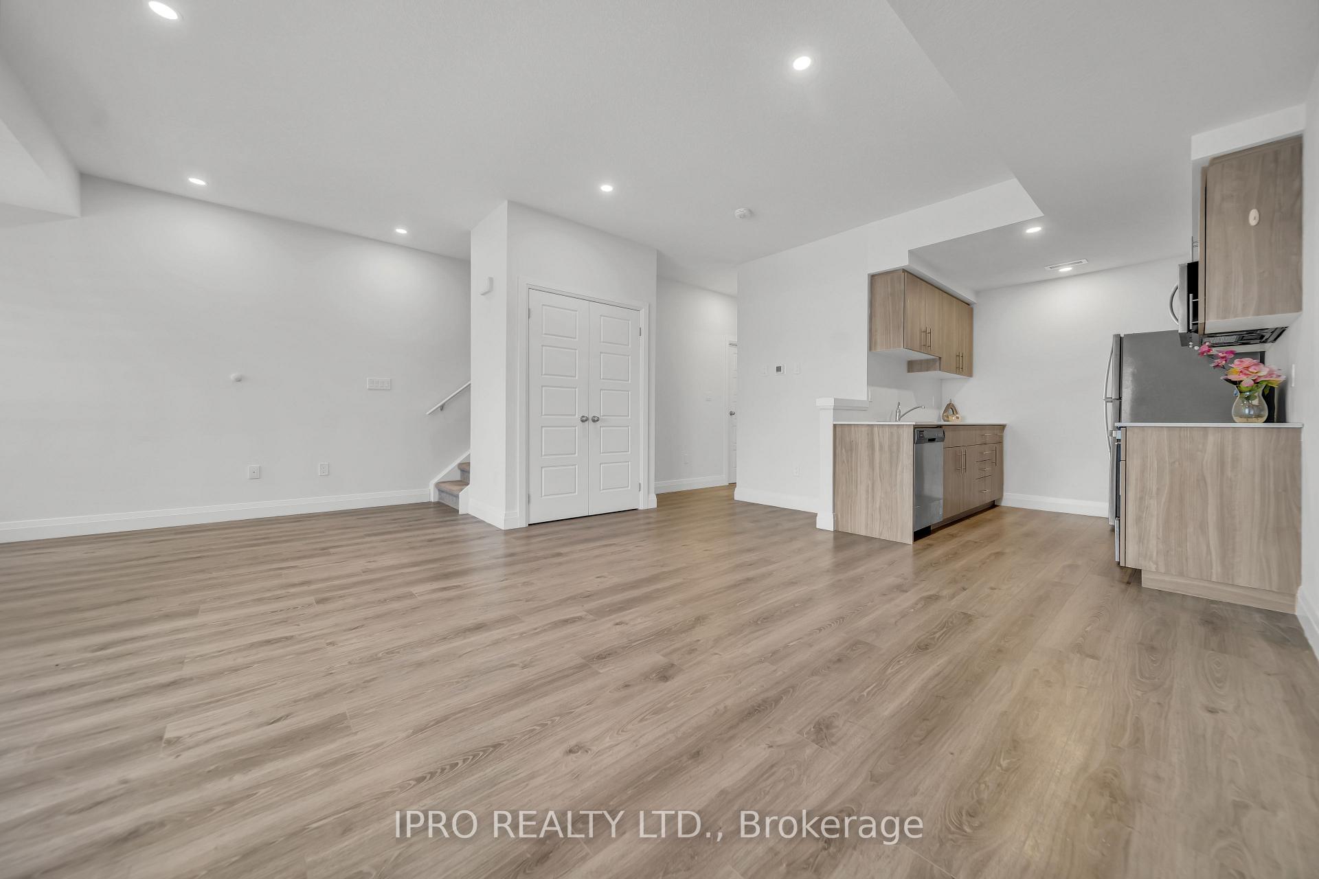Photo 4 of Unit 18, 600 Victoria Street S, Kitchener — HOMEH