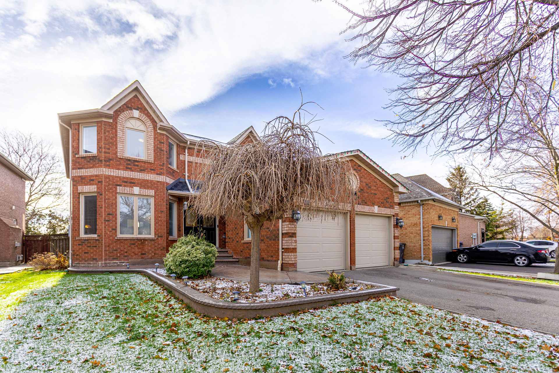 Photo 2 of 39 Mountainberry Road, Brampton, Sandringham-Wellington — HOMEH