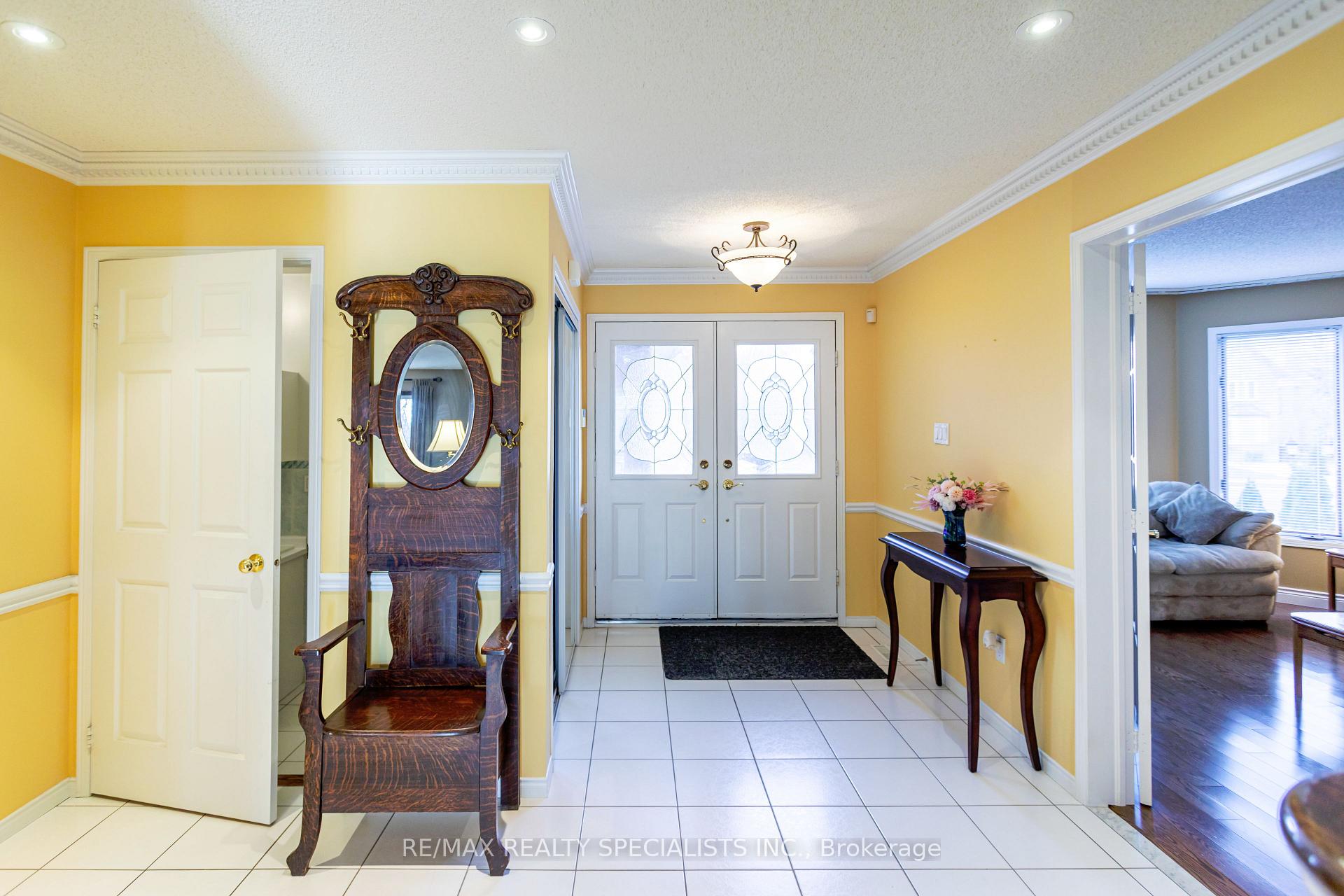 Photo 4 of 39 Mountainberry Road, Brampton, Sandringham-Wellington — HOMEH
