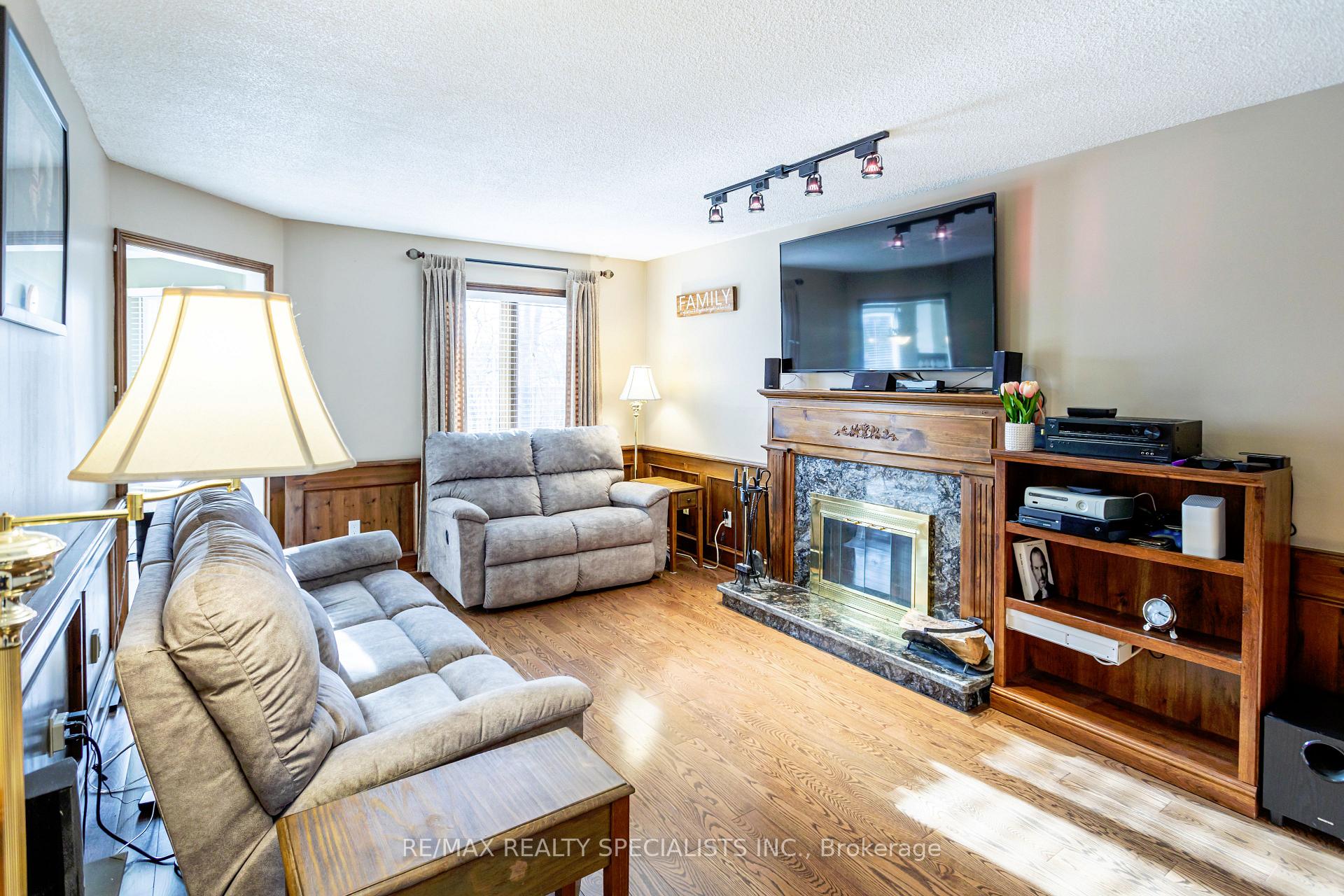 Photo 10 of 39 Mountainberry Road, Brampton, Sandringham-Wellington — HOMEH