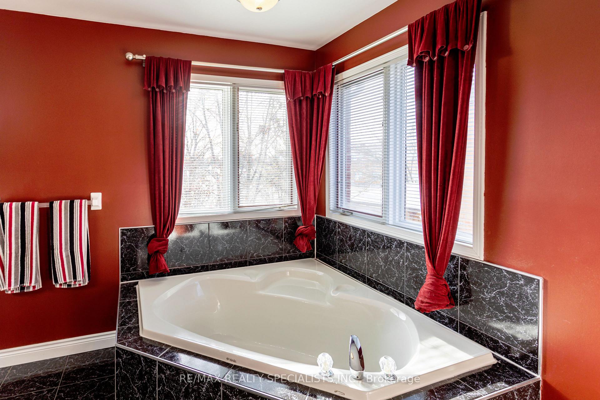 Photo 22 of 39 Mountainberry Road, Brampton, Sandringham-Wellington — HOMEH