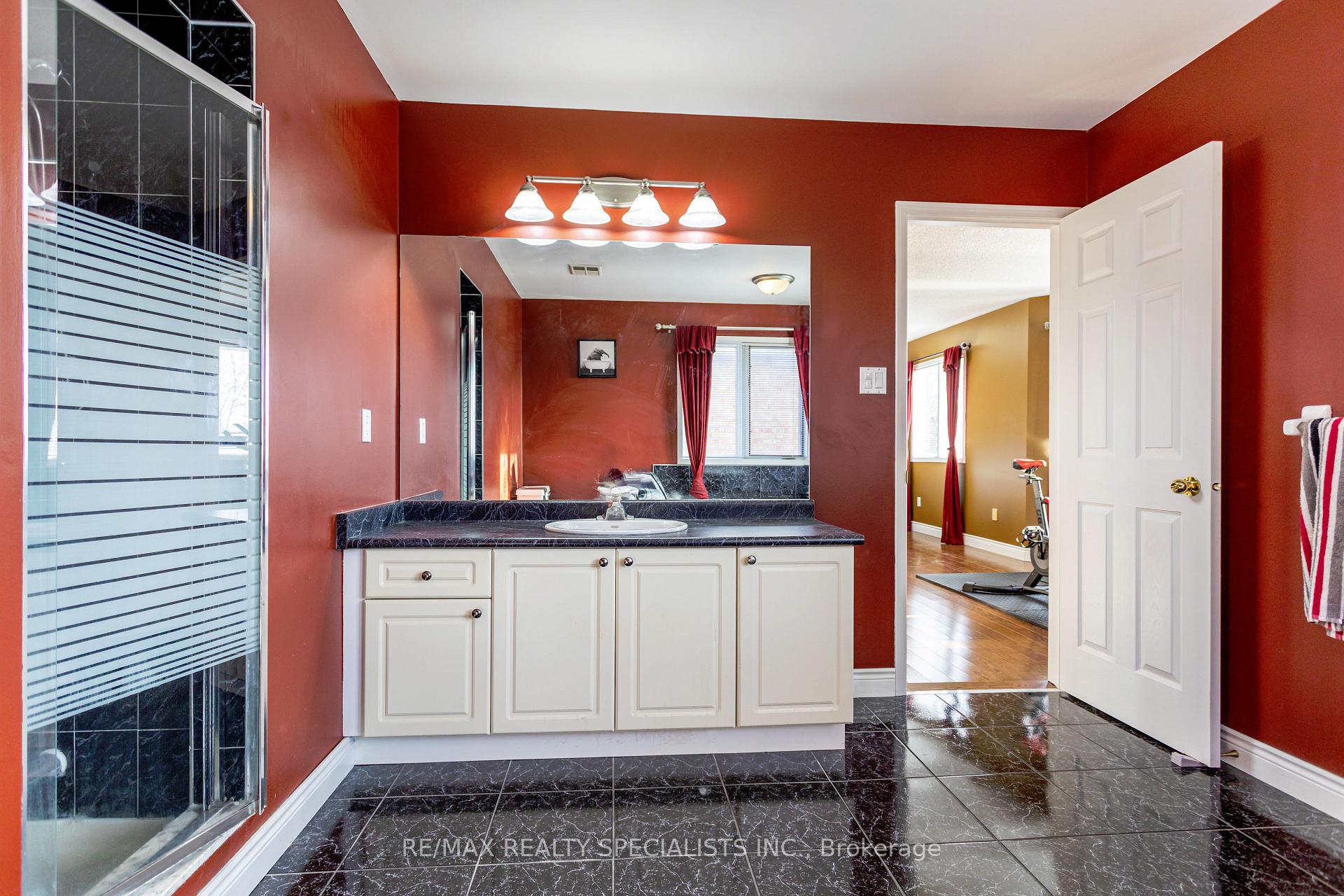 Photo 30 of 39 Mountainberry Road, Brampton, Sandringham-Wellington — HOMEH