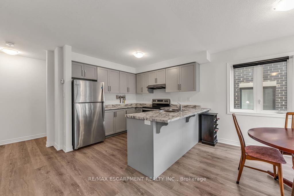 Photo 7 of 68 Dryden Lane, Hamilton, McQuesten — HOMEH