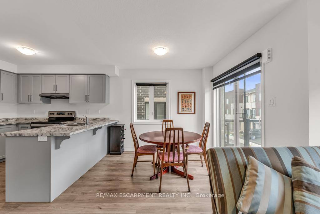 Photo 9 of 68 Dryden Lane, Hamilton, McQuesten — HOMEH