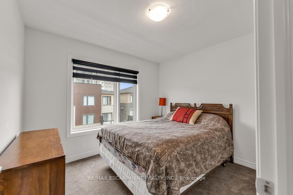Photo 14 of 68 Dryden Lane, Hamilton, McQuesten — HOMEH