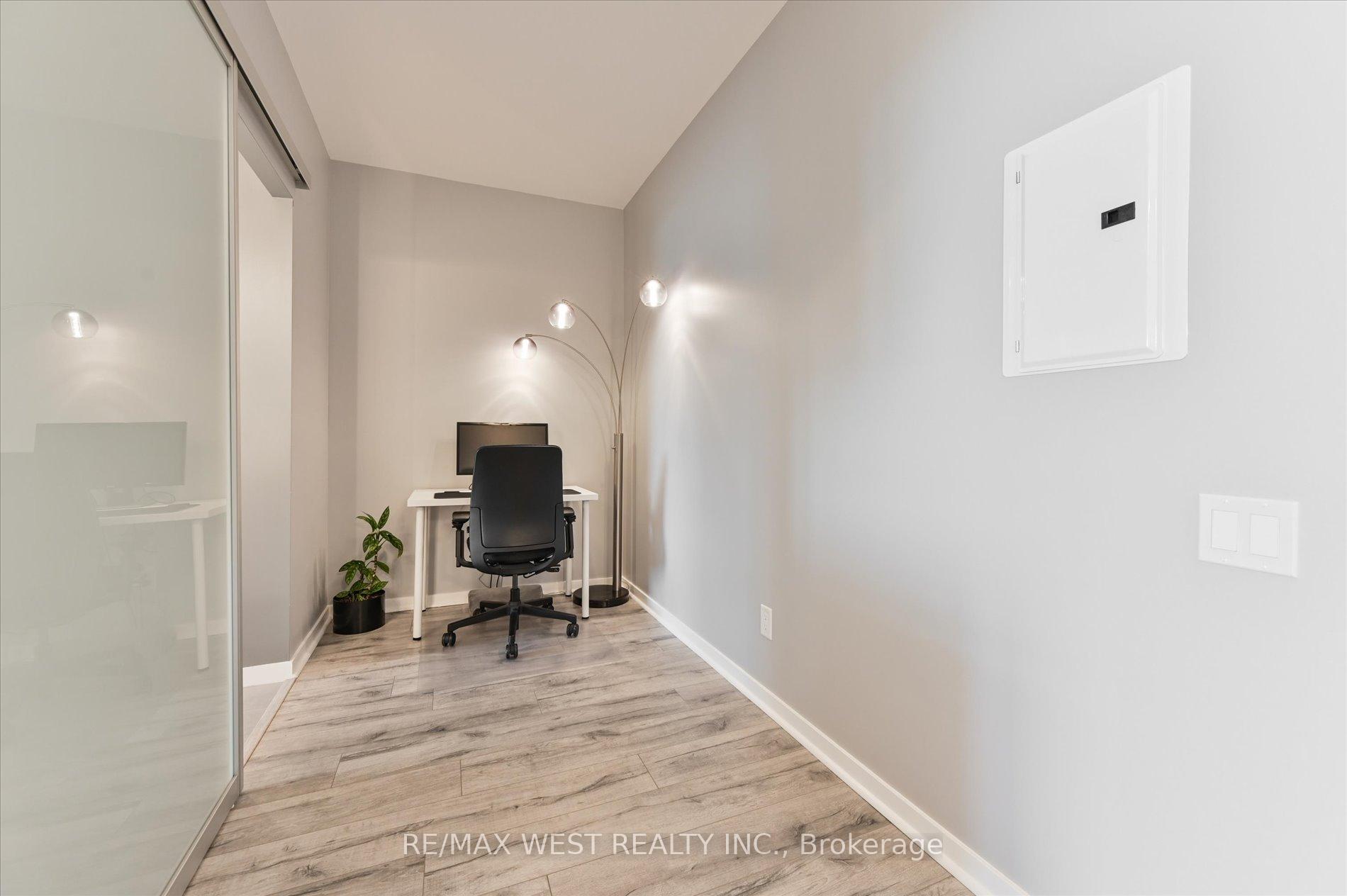Photo 6 of Unit 2113, 103 The Queensway, Toronto, High Park-Swansea — HOMEH