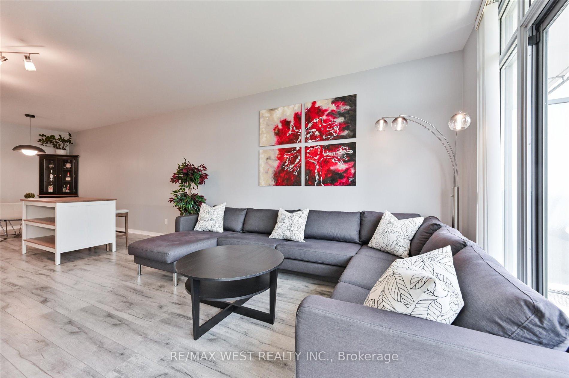 Photo 10 of Unit 2113, 103 The Queensway, Toronto, High Park-Swansea — HOMEH