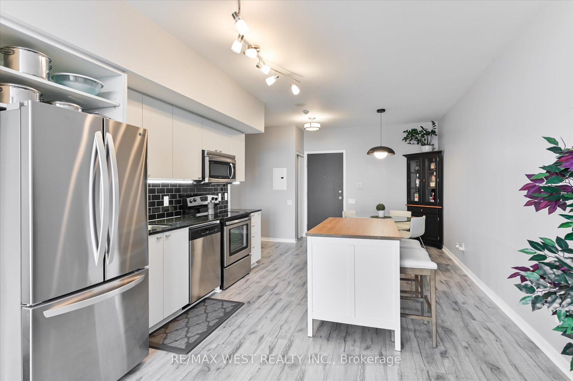 Photo 12 of Unit 2113, 103 The Queensway, Toronto, High Park-Swansea — HOMEH