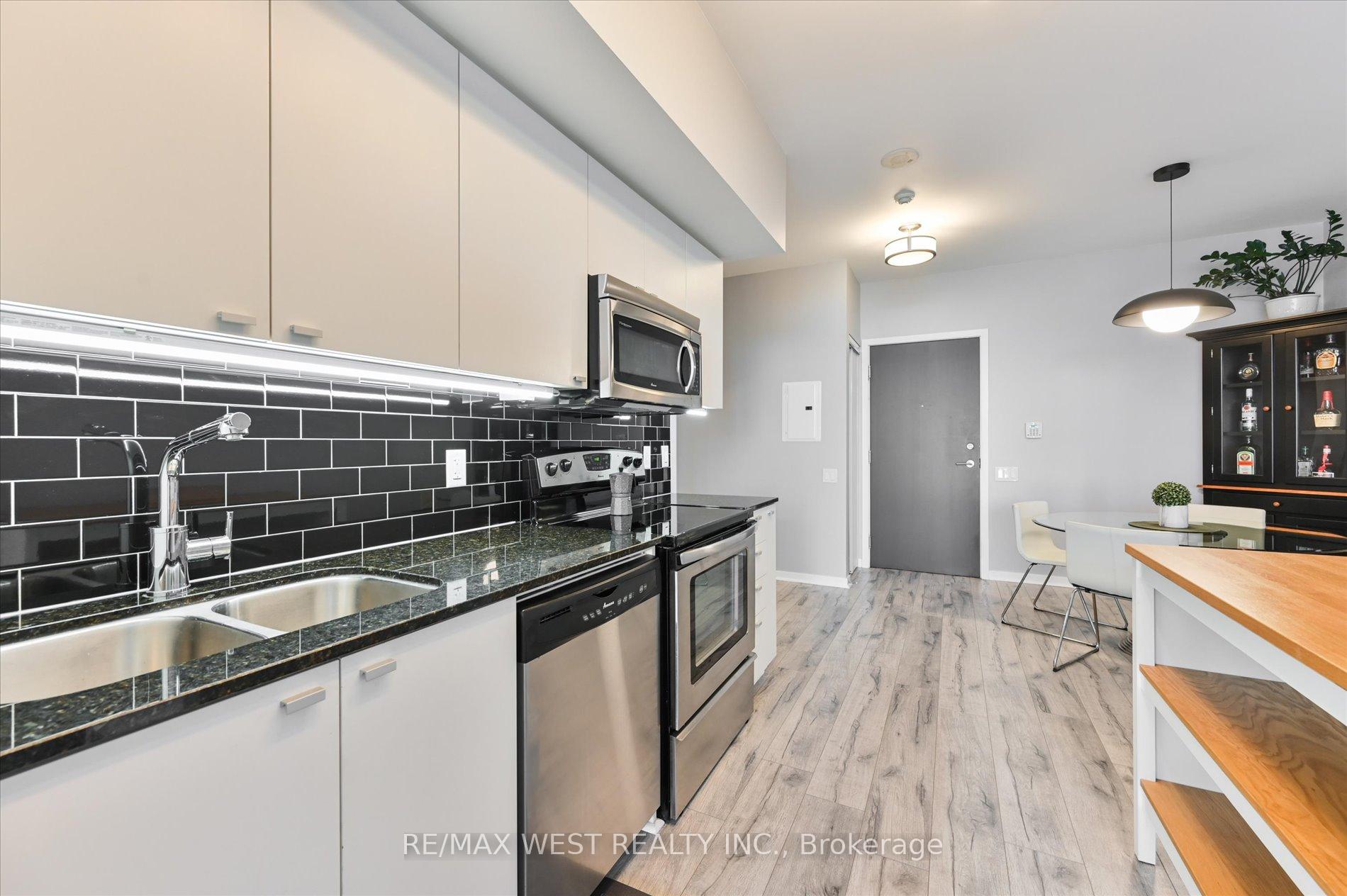 Photo 15 of Unit 2113, 103 The Queensway, Toronto, High Park-Swansea — HOMEH