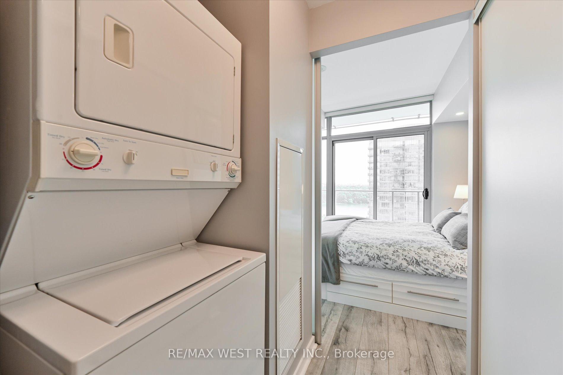 Photo 20 of Unit 2113, 103 The Queensway, Toronto, High Park-Swansea — HOMEH