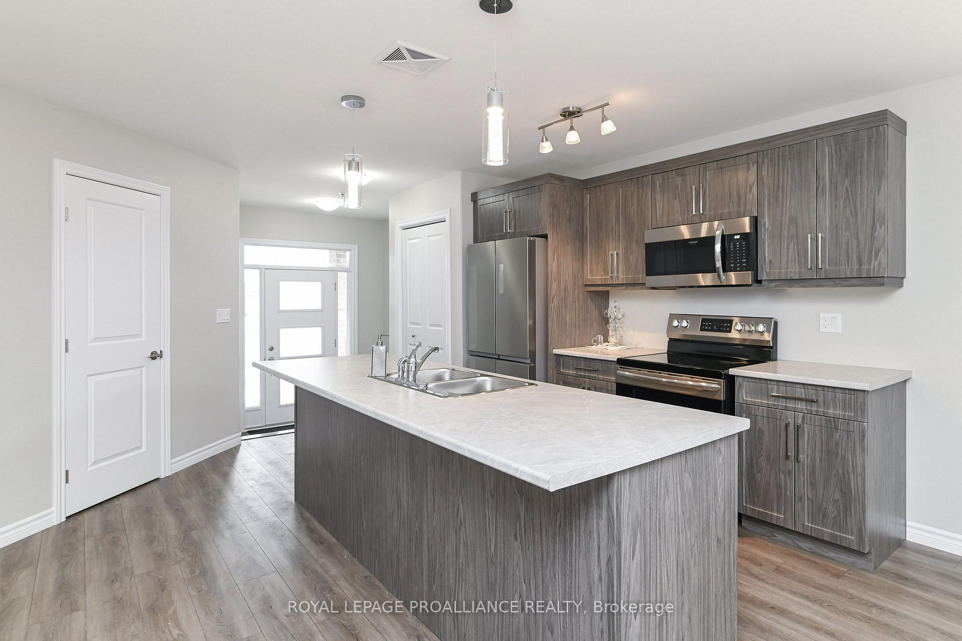 Photo 3 of 116A Sienna Avenue, Belleville, Belleville Ward — HOMEH
