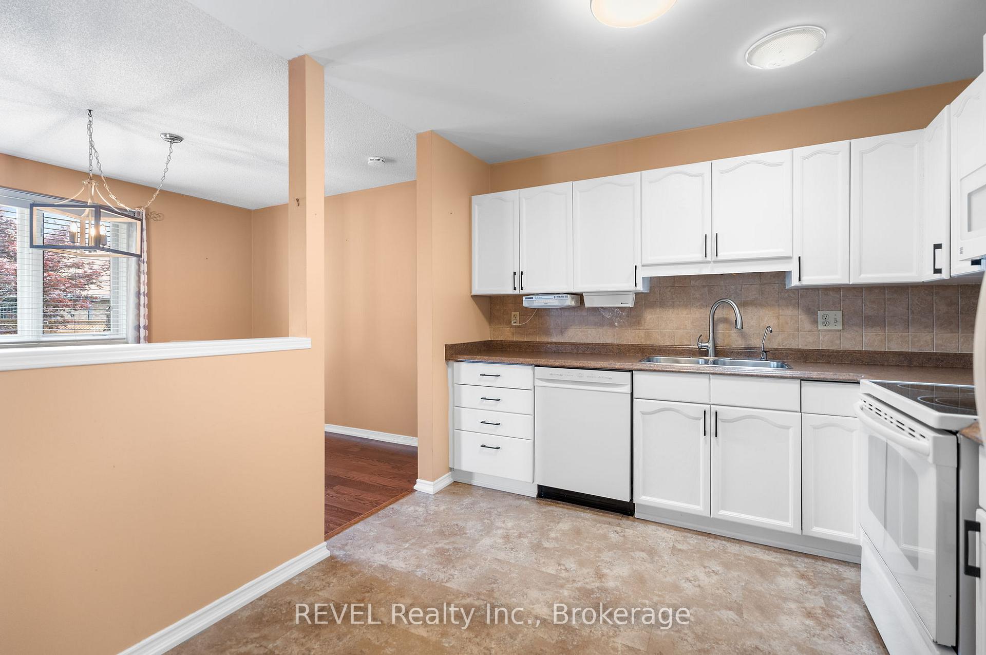 Photo 5 of Unit 55, 122 Bunting Road, St. Catharines, E. Chester — HOMEH