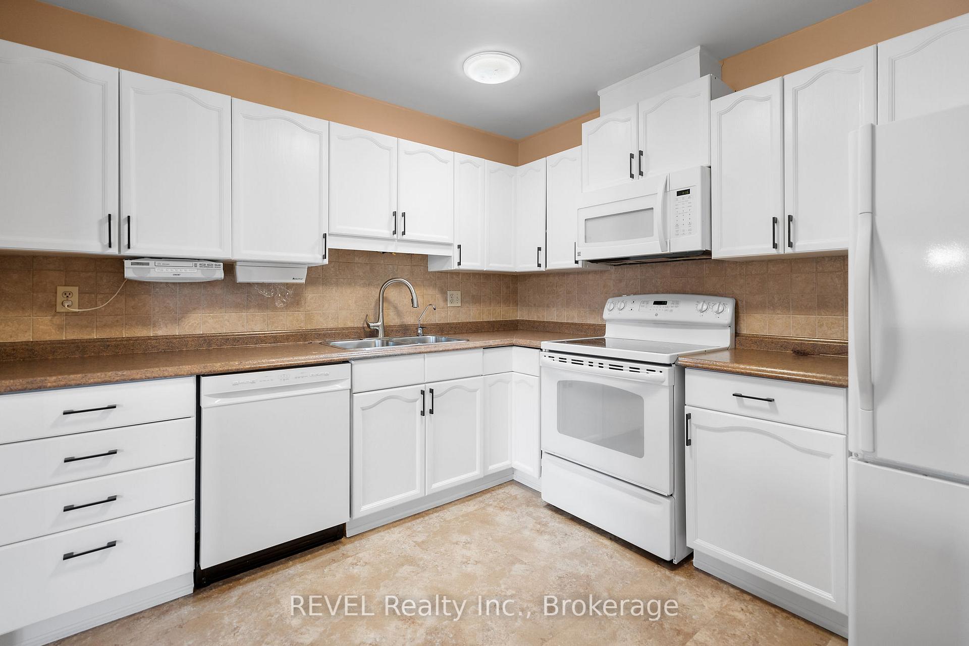 Photo 6 of Unit 55, 122 Bunting Road, St. Catharines, E. Chester — HOMEH