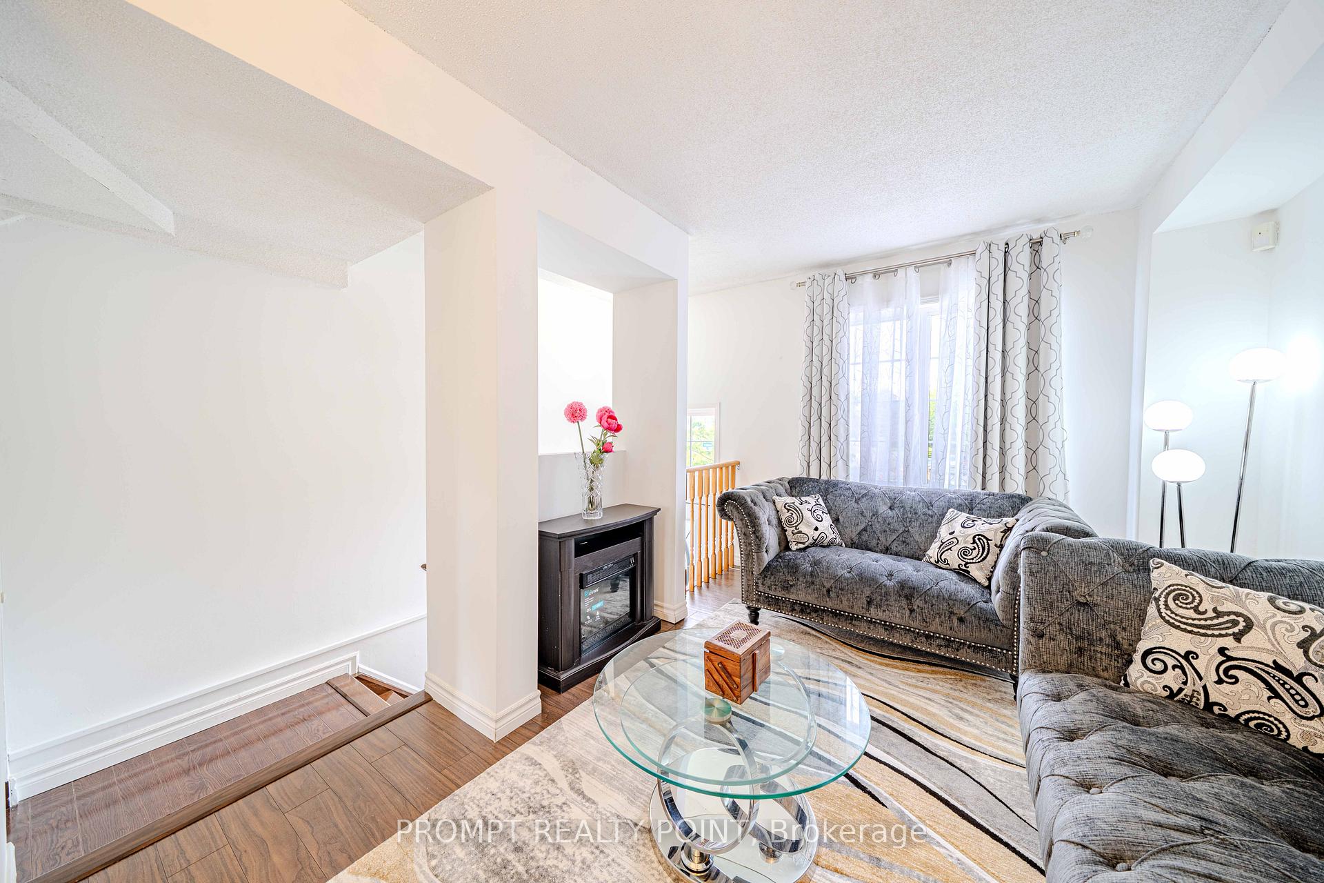 Photo 5 of Unit 12, 1623 Pickering Parkway, Pickering, Village East — HOMEH