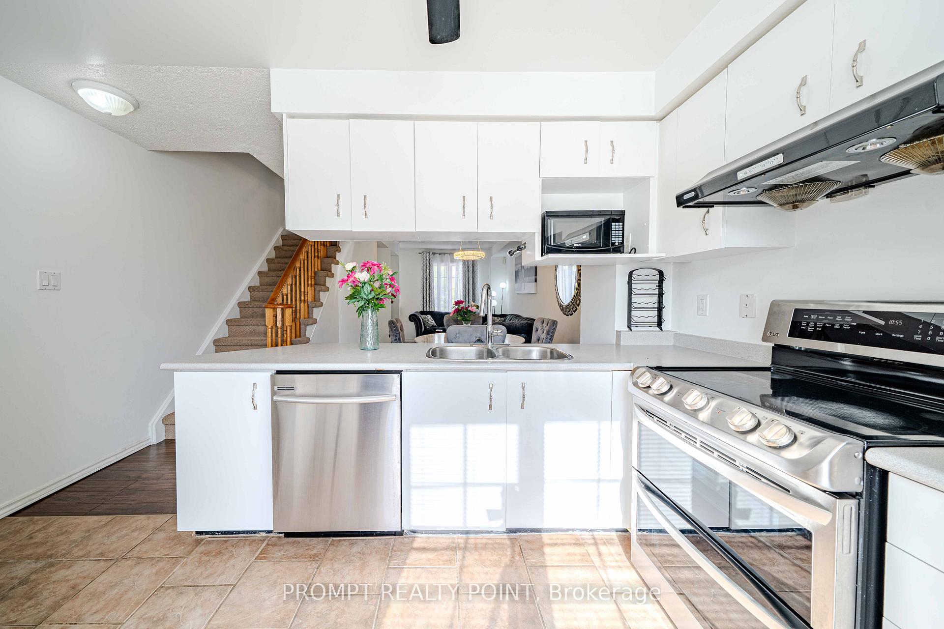 Photo 15 of Unit 12, 1623 Pickering Parkway, Pickering, Village East — HOMEH