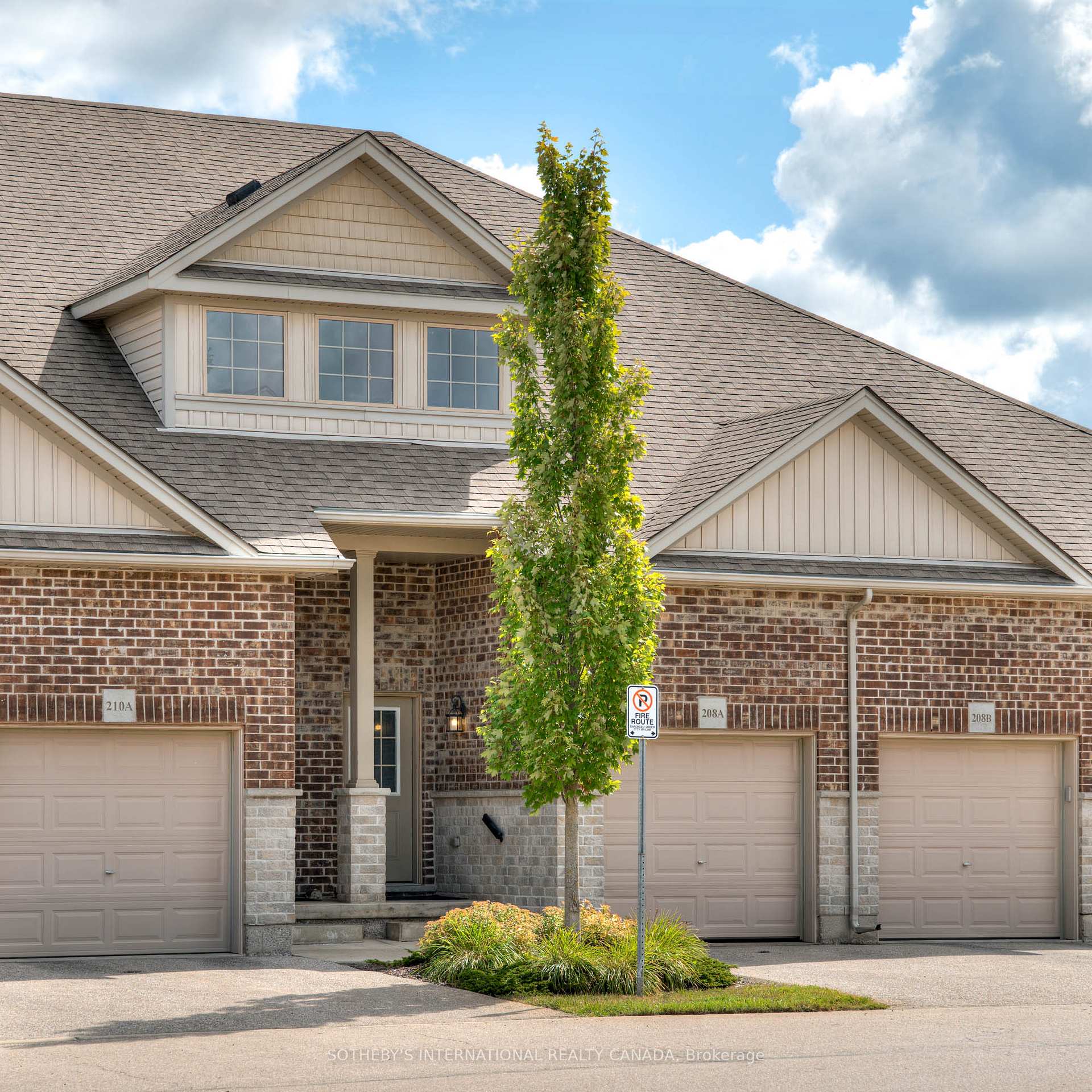 Photo 3 of Unit Unit # A, 208 Jessica Crescent, Kitchener — HOMEH