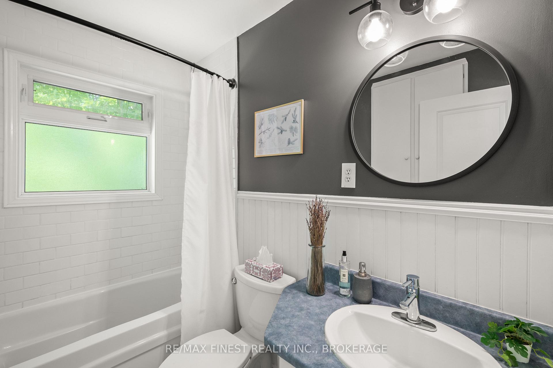 Photo 17 of 32 Oakwood Lane, Frontenac, Frontenac South — HOMEH